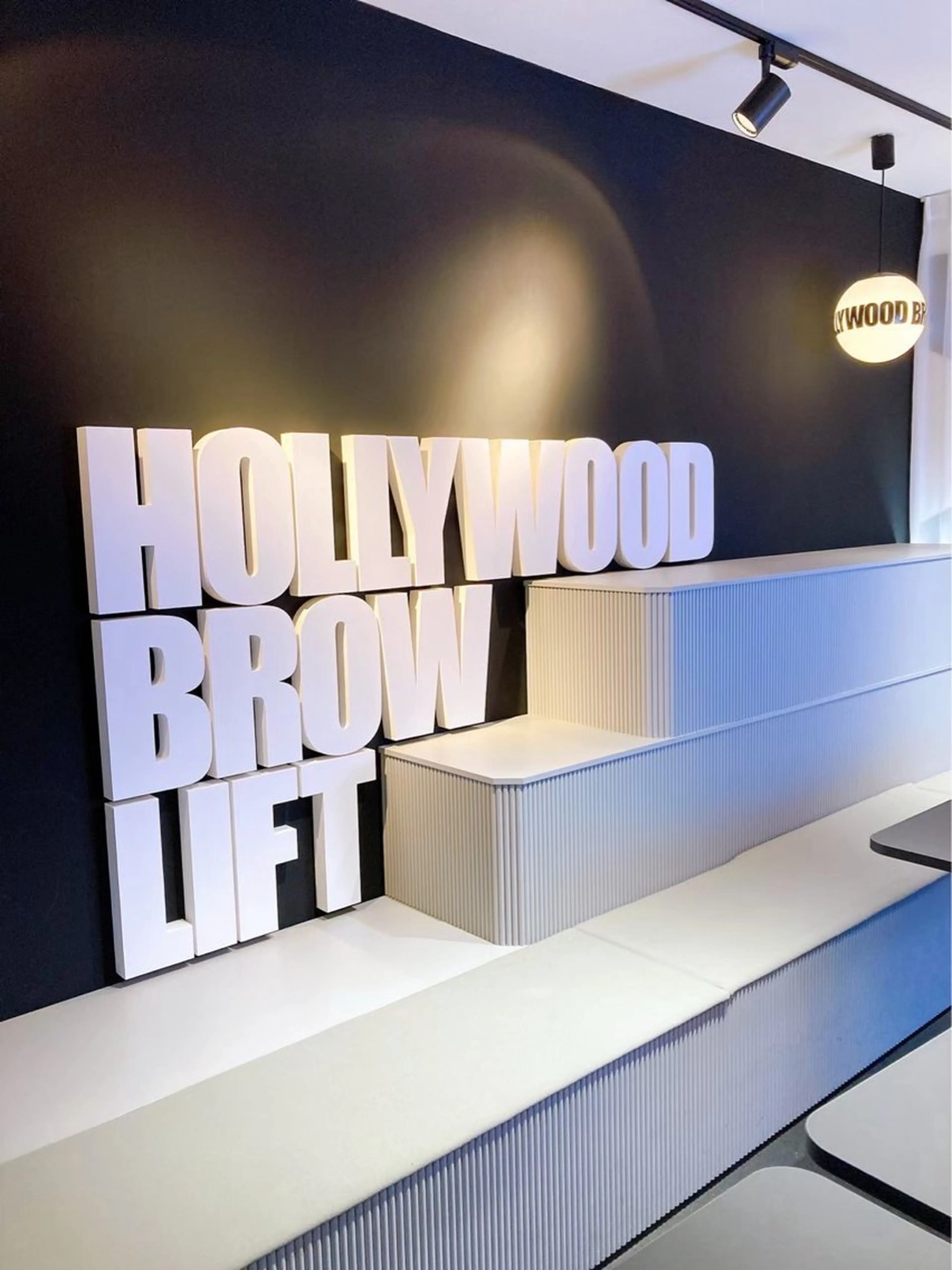 アイブロウの練習モデルさんを募集しますの写真