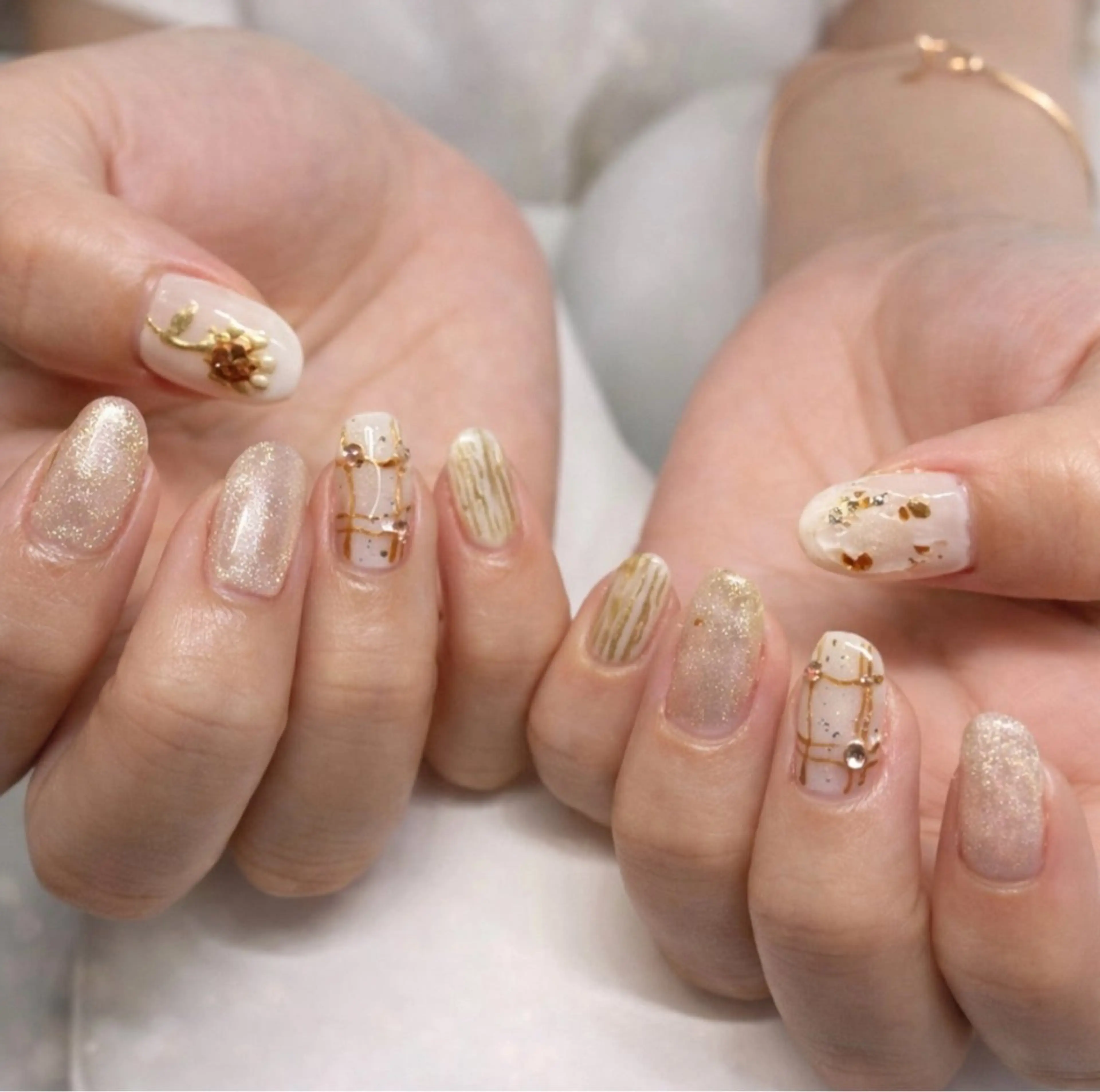 ネイル ゴールド ラメ(グリッター) ニュアンスネイル ハンドネイル Kii nailのネイルデザイン