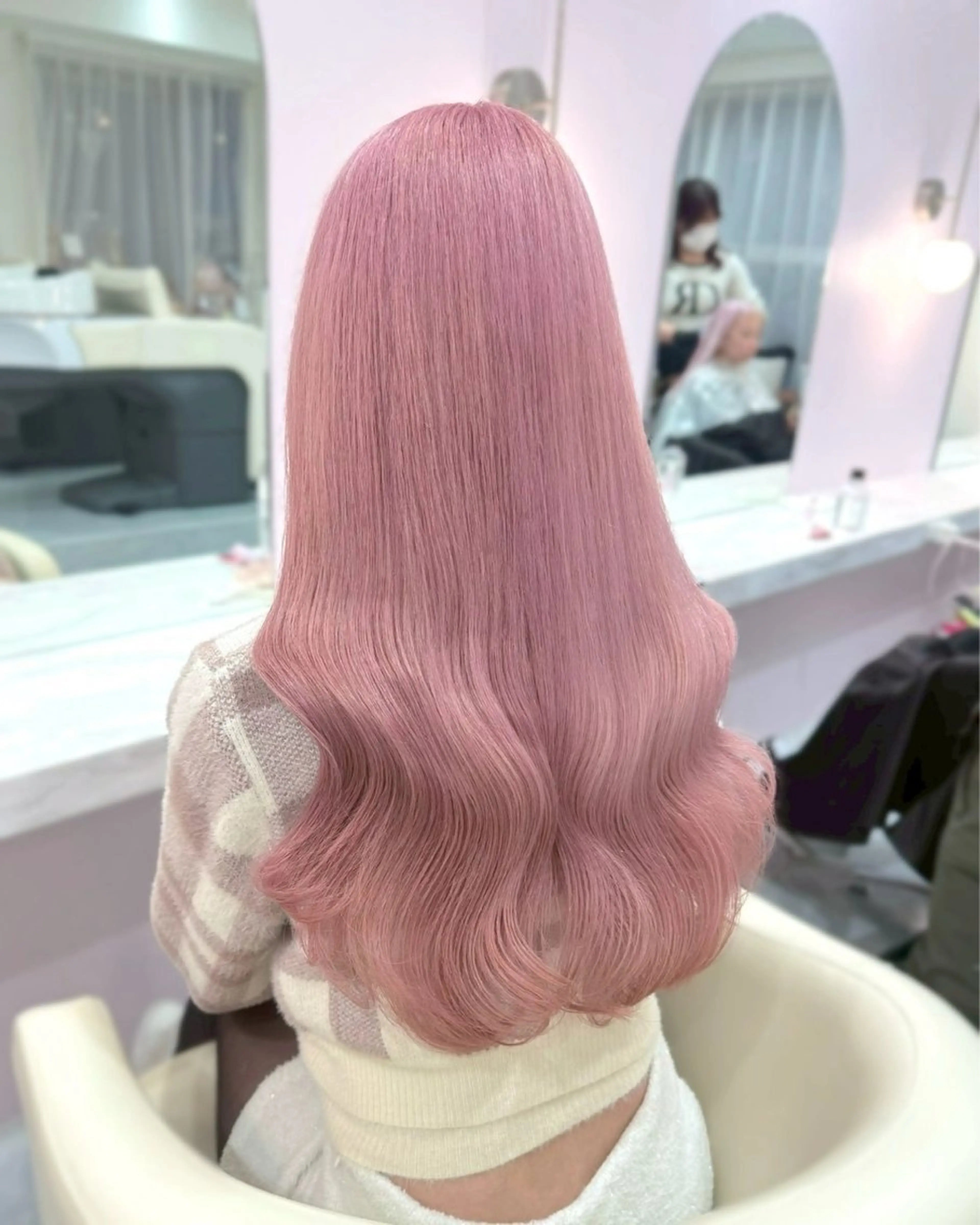 ロング カラー ブリーチ 透明感カラー ハイトーンカラー ラベンダーカラー ラベンダーピンク ヘアカラー ハイトーンカラー💞 くるみ🎀のヘアスタイル