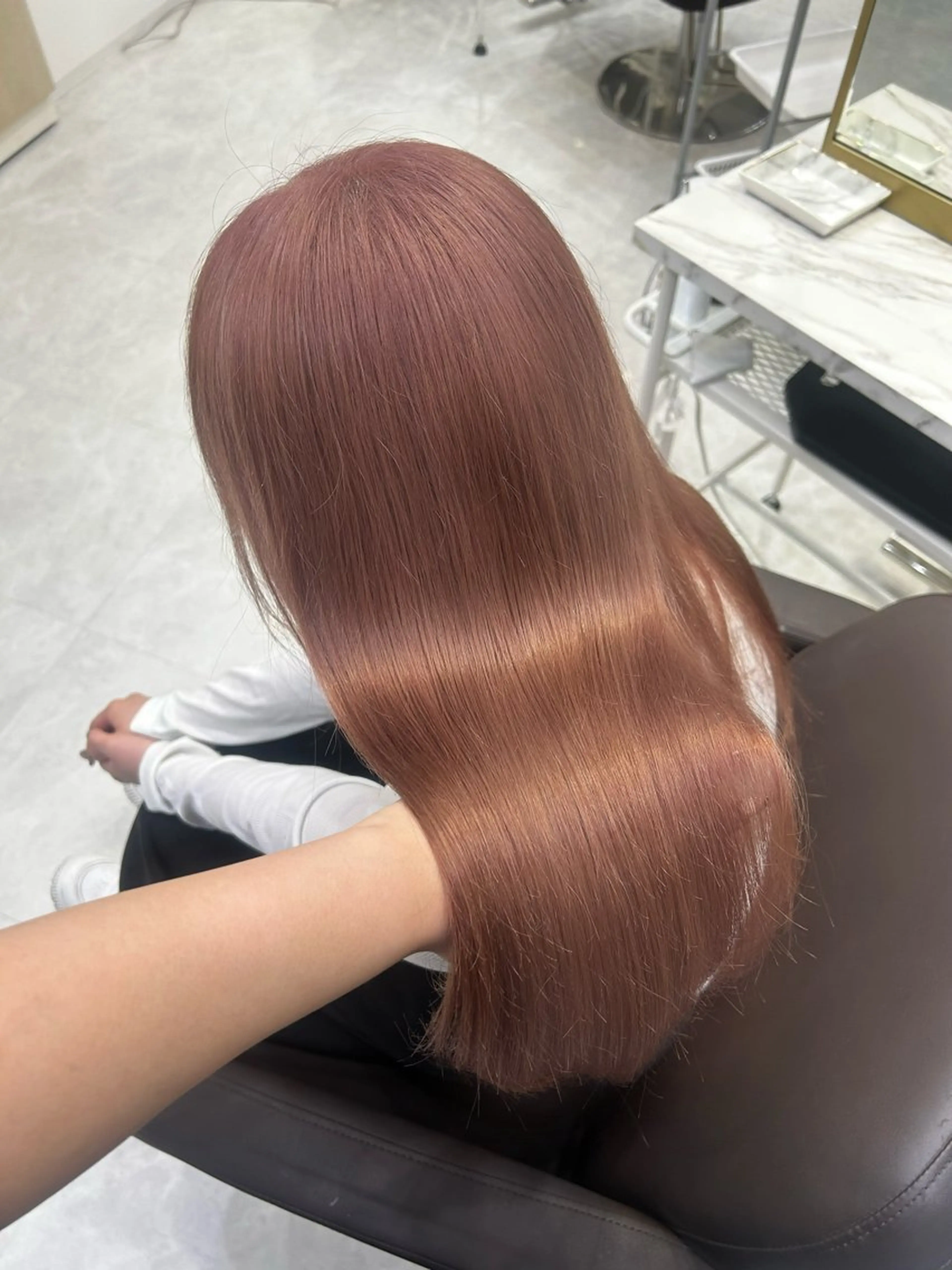 ロング カラー ヘアアレンジ ブリーチ ヘアカラー トリートメント ブリーチなしカラー/ ブラウン/レイヤーのヘアスタイル