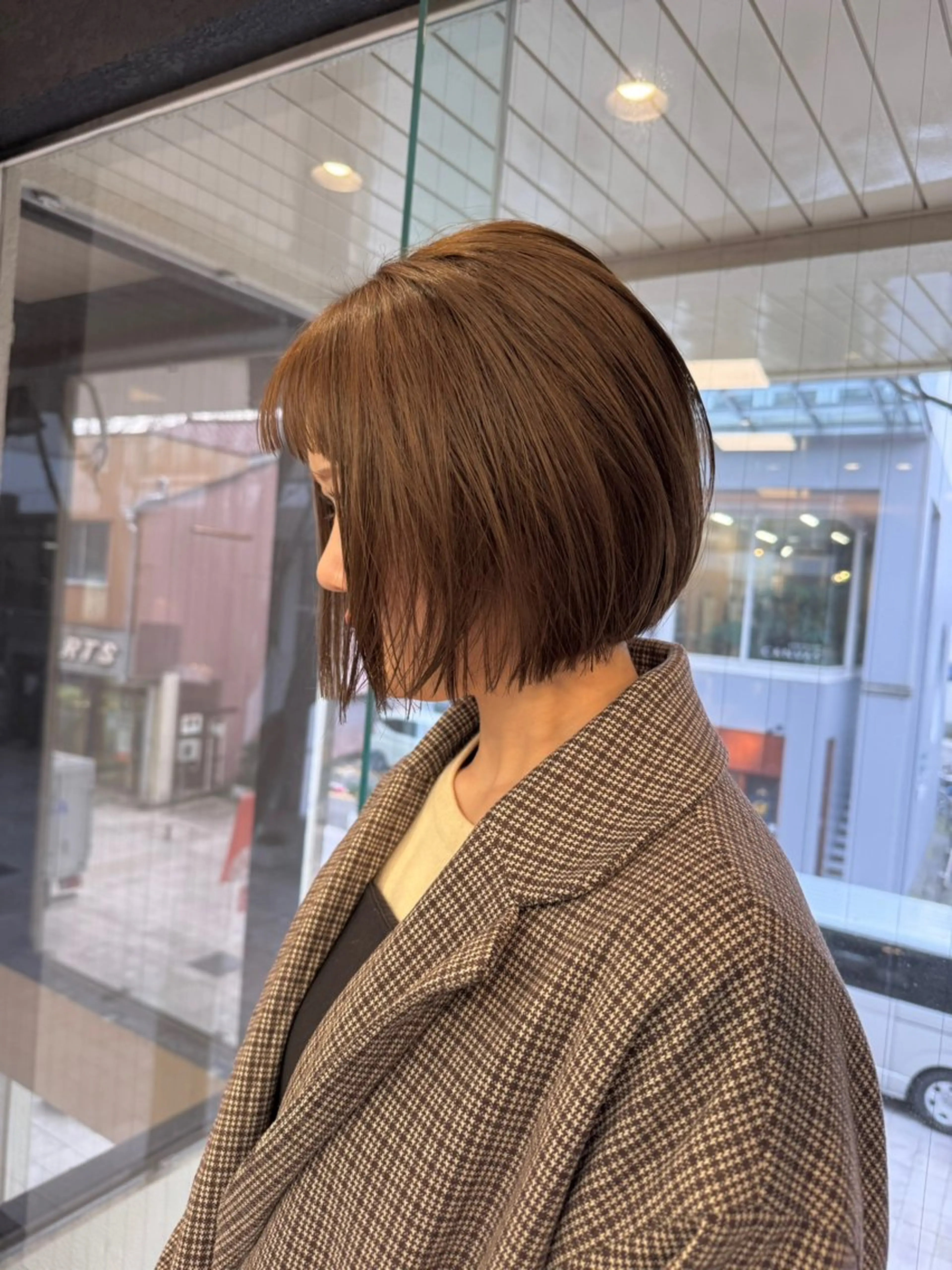 ショート カラー ナチュラルに目を惹く デザイン/KOHNOのヘアスタイル