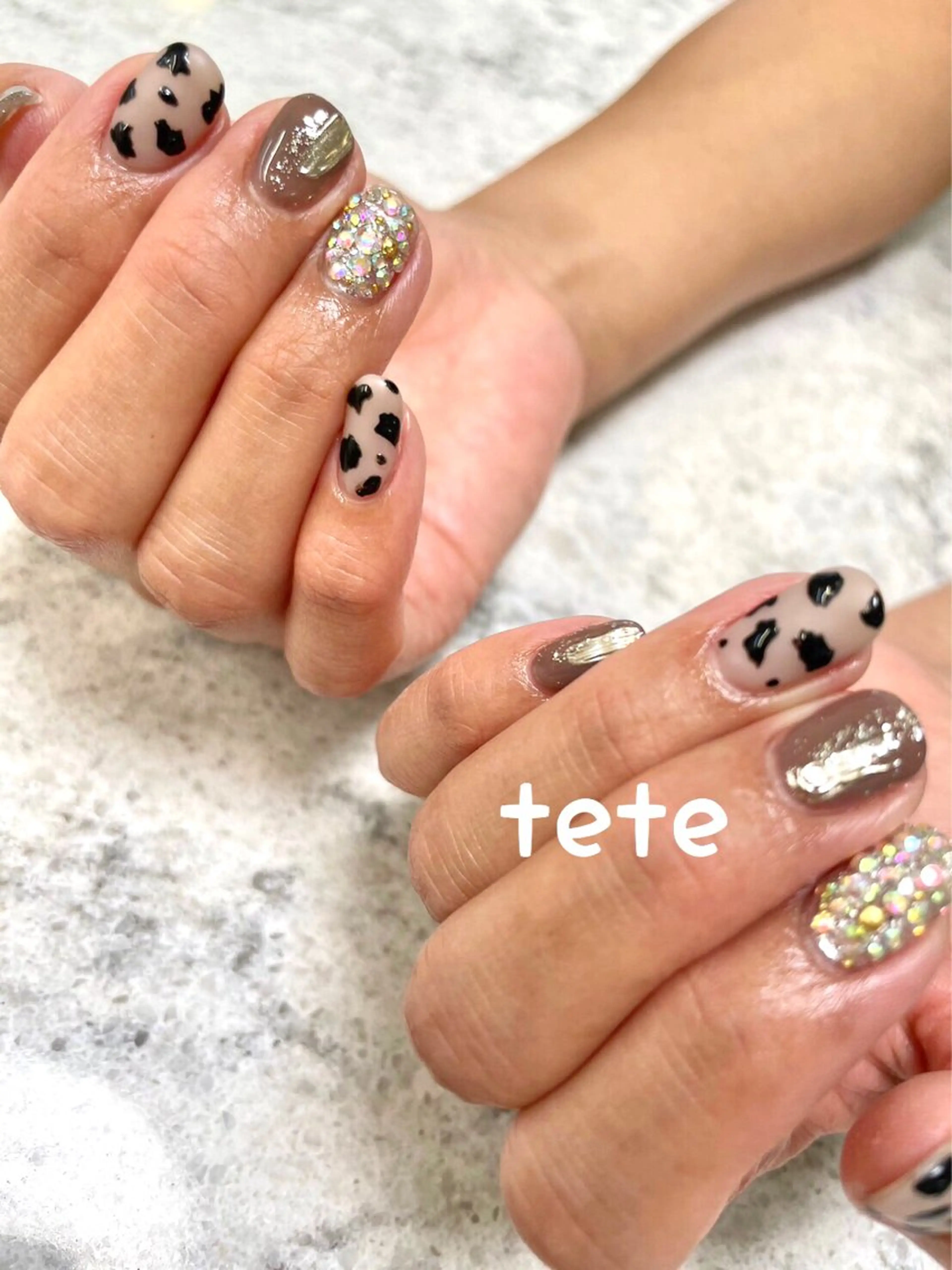 ネイル キラキラネイル ニュアンスネイル tete __のネイルデザイン