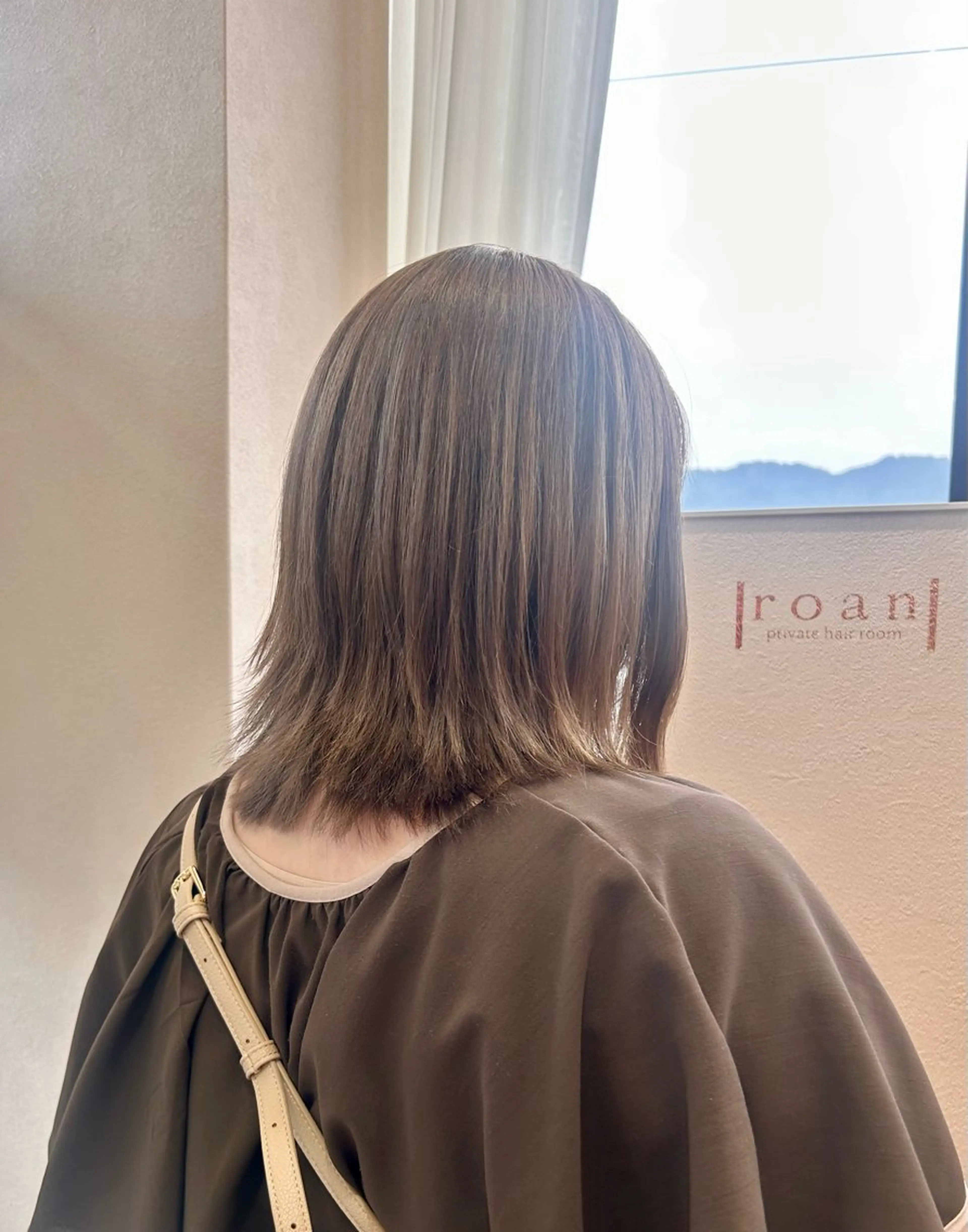 ミディアム カラー ベージュカラー ブリーチ ダブルカラー レイヤーカット 外ハネヘア roan宗像店 Megumiのヘアスタイル