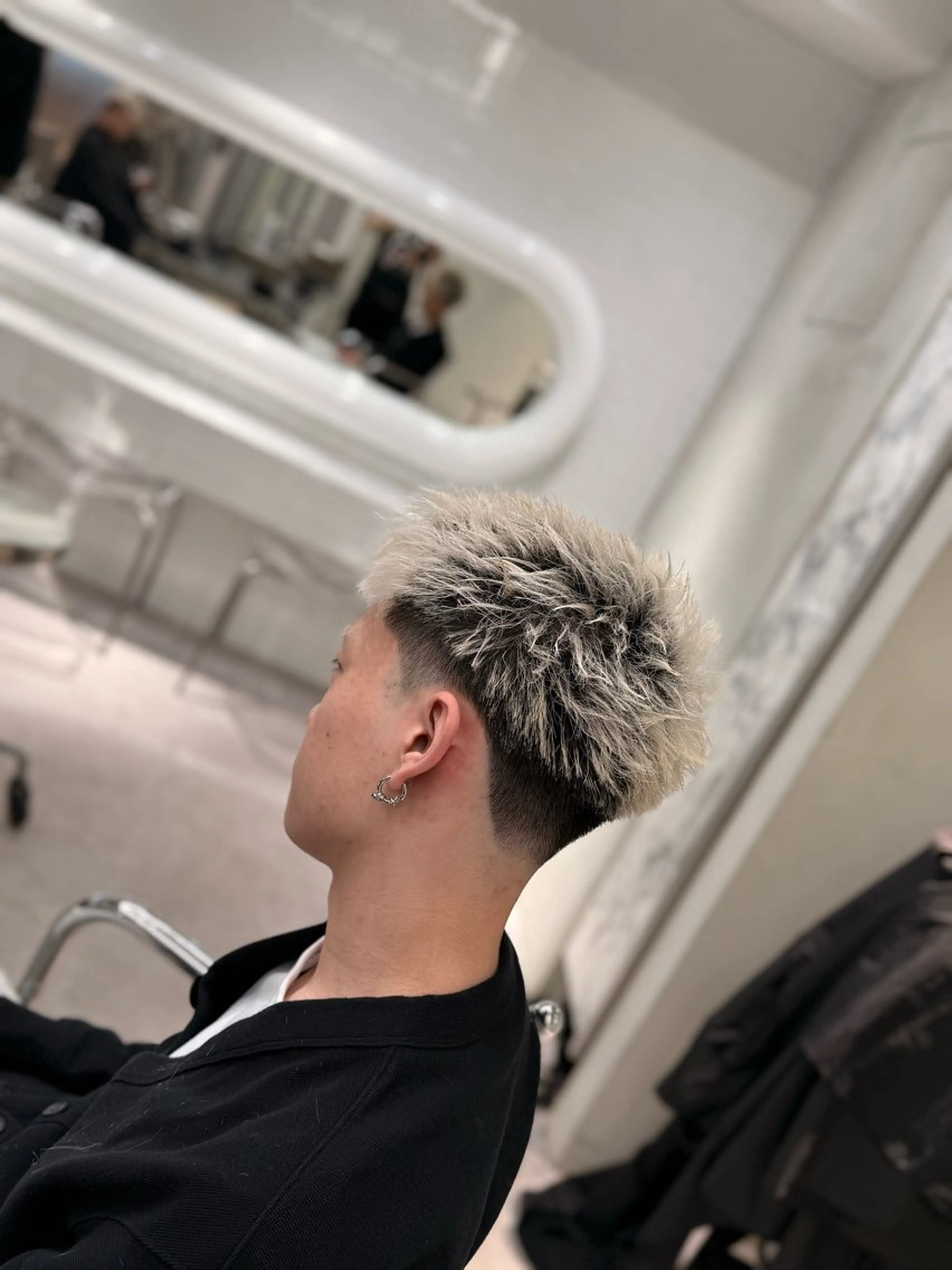 ショート カラー メンズ メンズブリーチ フェードカット メンズハイトーン メンズパーマ ブリーチ カット トリートメント MEN’S SALON HAVANA所属・渋谷/フェード /メンズパーマ/千尋のヘアスタイル