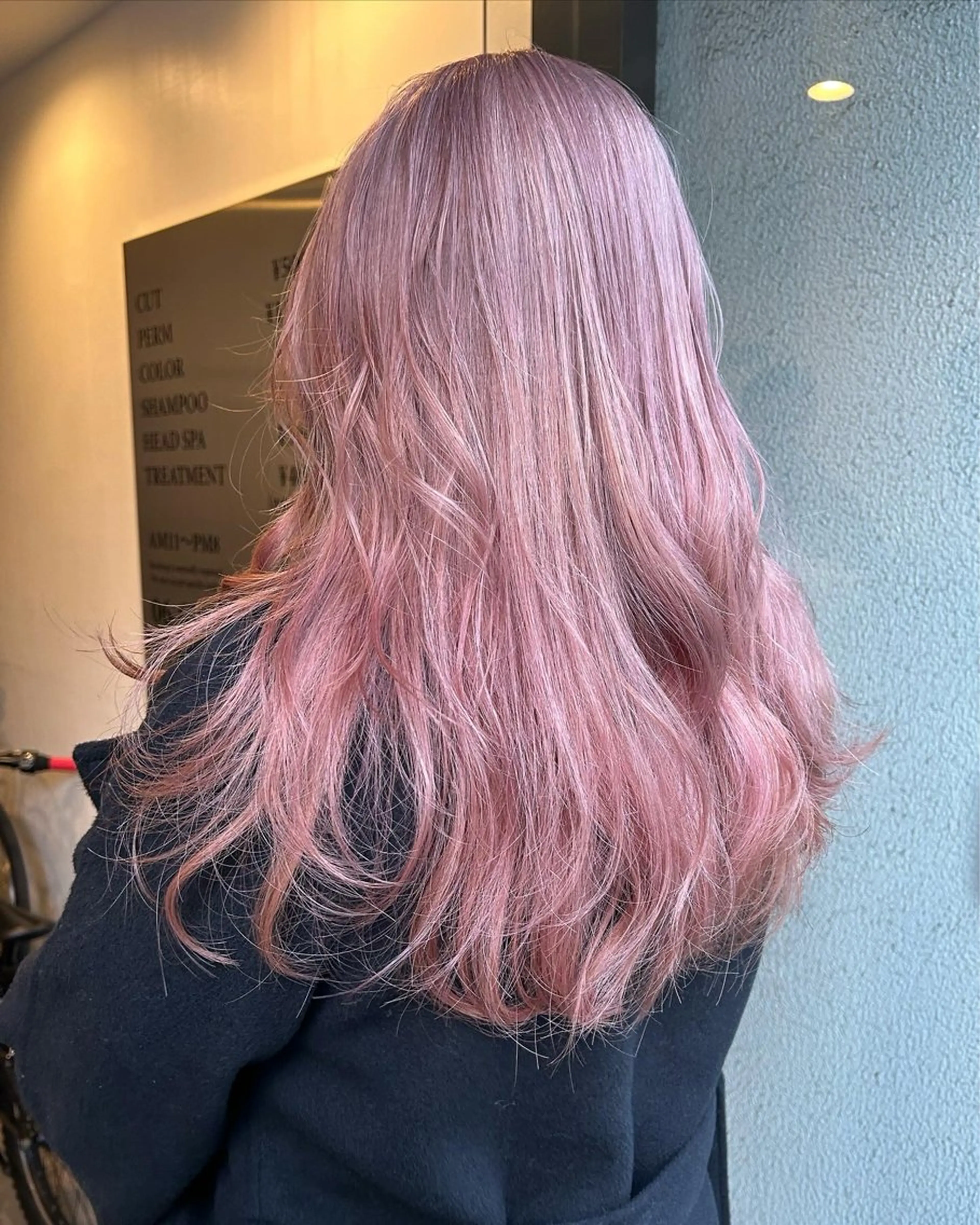 ロング カラー ピンクカラー カット ヘアカラー トリートメント hen所属・心斎橋/レイヤー/ ブリーチ/モエのヘアスタイル