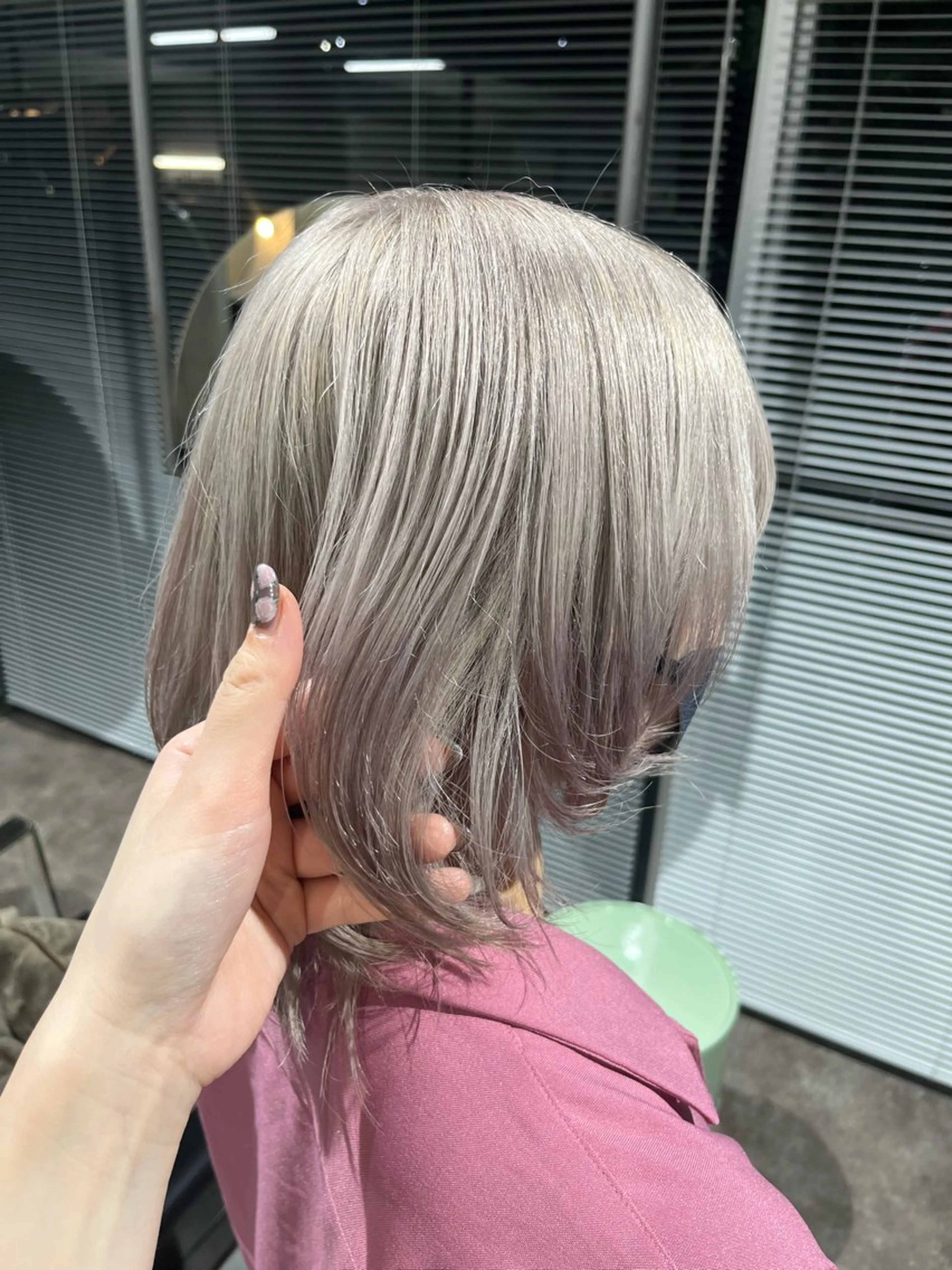 カラー ハイトーンカラー シルバー ホワイトシルバー カット ヘアカラー yuumi/大濠🪷 顔周り/ハイトーンのヘアスタイル