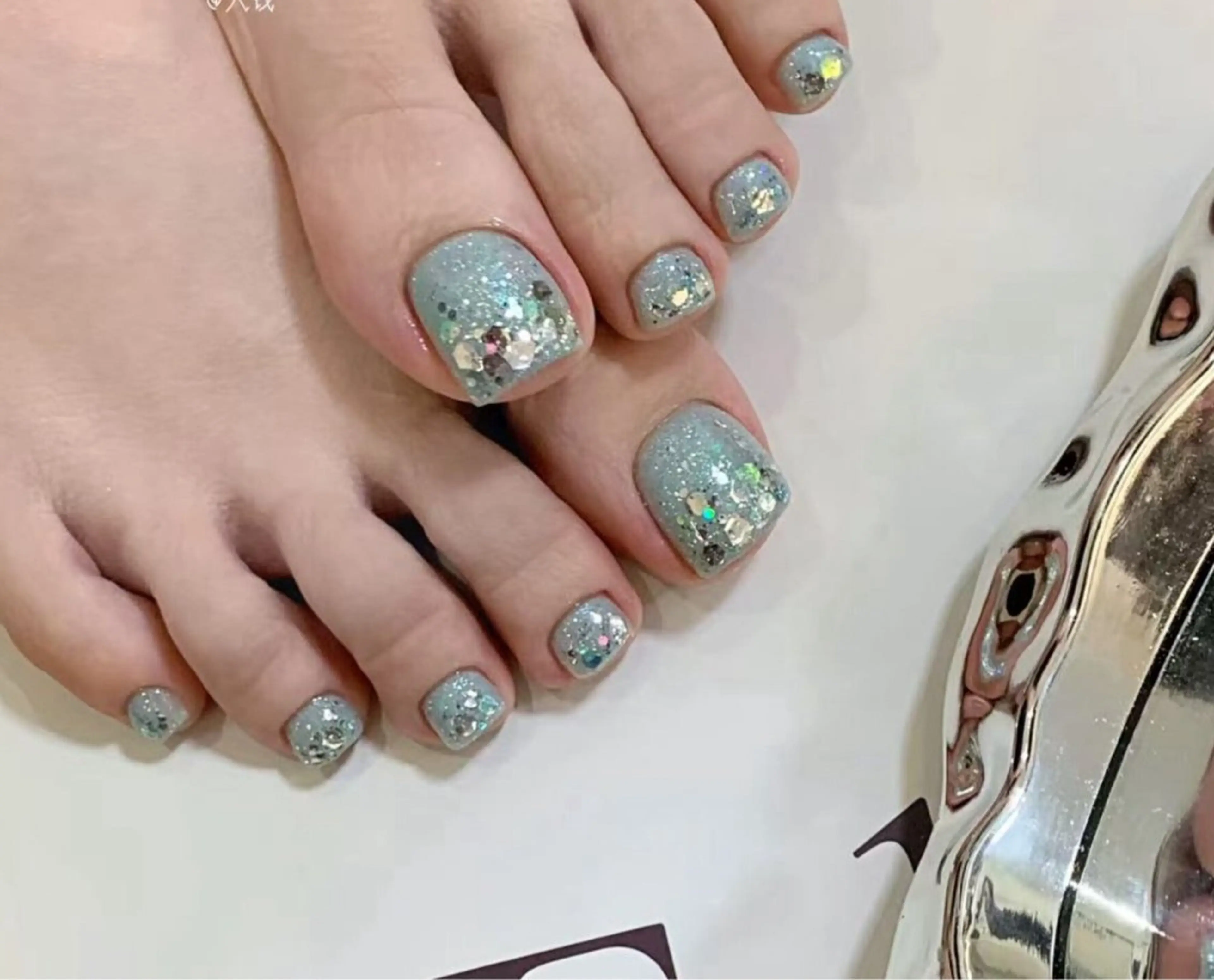 【フット】「ラメシンプルデザイン45分¥4500」オフ無料、甘皮ケア込み 160色選べる!ミラー/ラメ/チーク/アニマルの写真