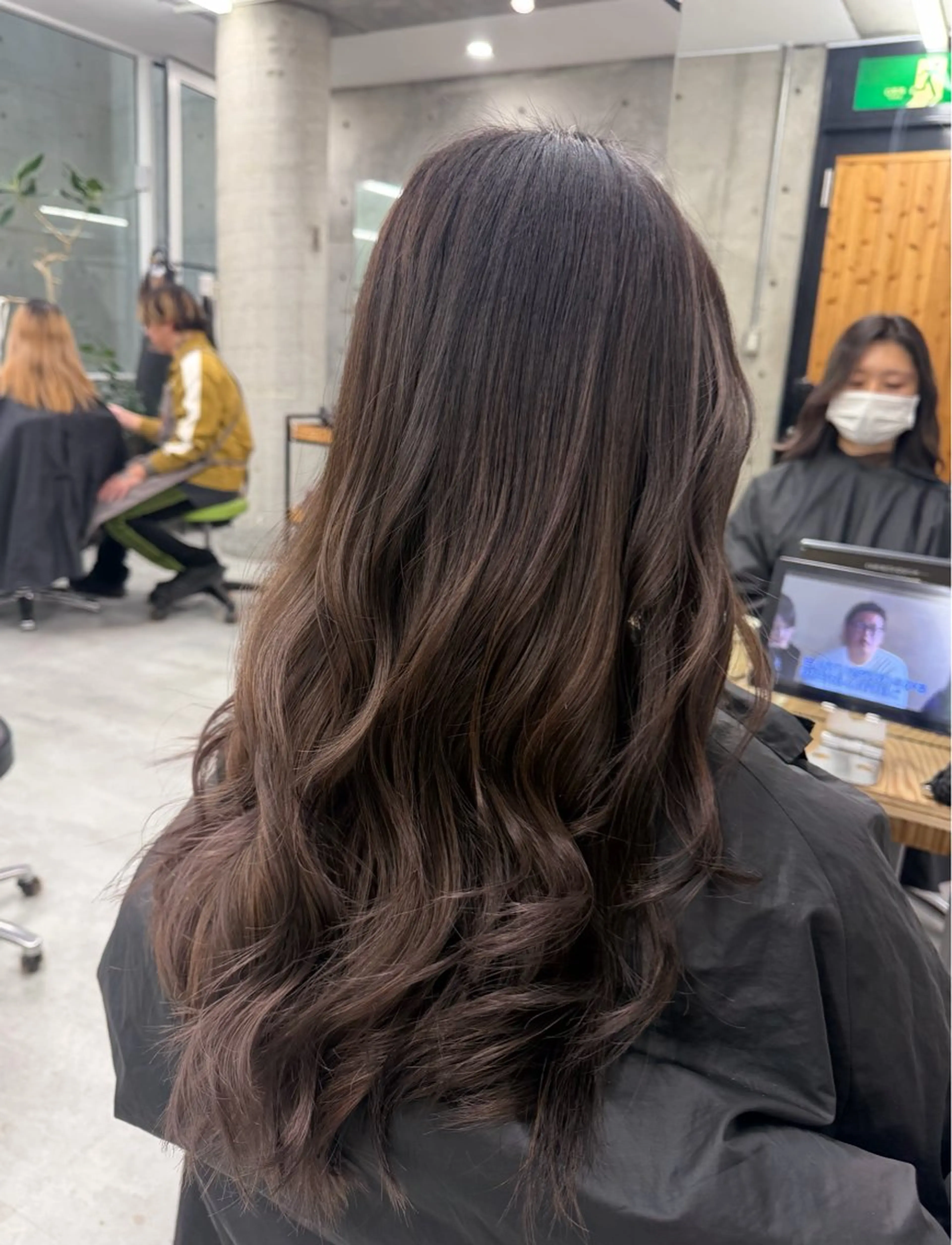 ロング カラー バレイヤージュ ブラウンカラー レイヤーカット ヘアカラー トリートメント Kotoko🖤/海 外/バレイヤージュのヘアスタイル