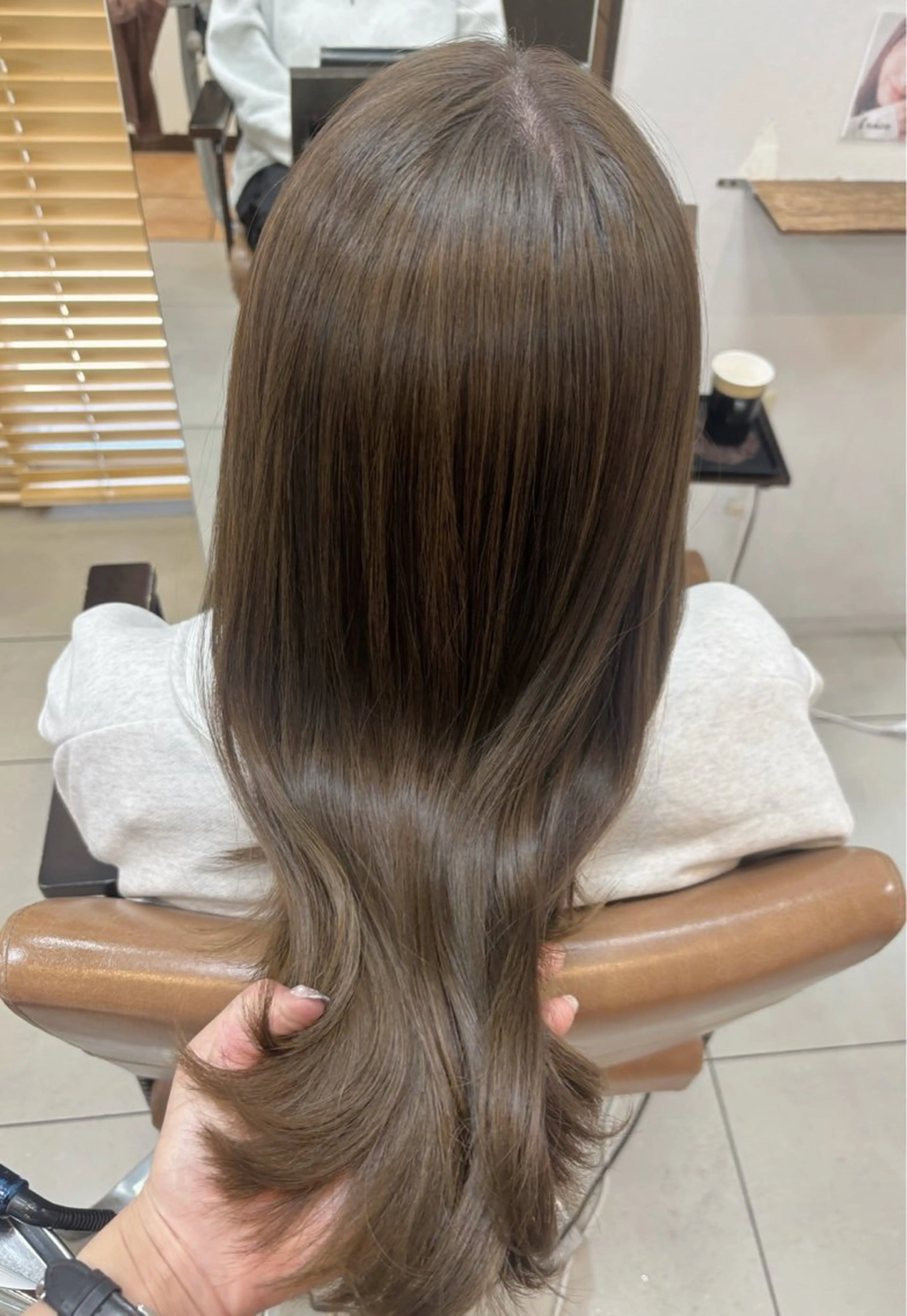 ミディアム カラー ベージュカラー オリーブベージュ ヘアカラー トリートメント 頭皮×髪質改善 透明感カラー💎中村のヘアスタイル