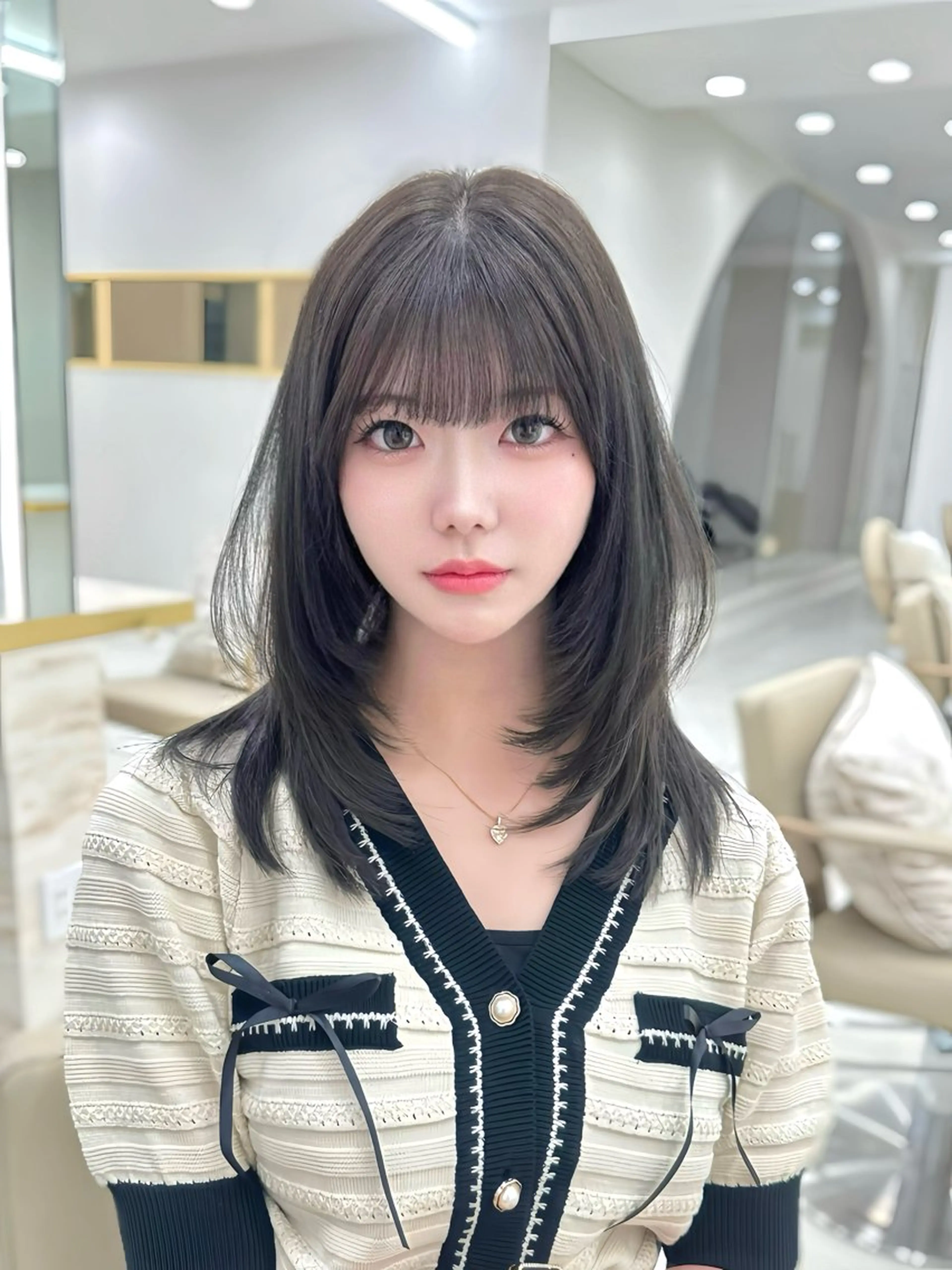 ミディアム カラー 伸ばしかけ レイヤーカット カット ヘアカラー 似合わせ/レイヤー /顔まわり/池田歩樹のヘアスタイル