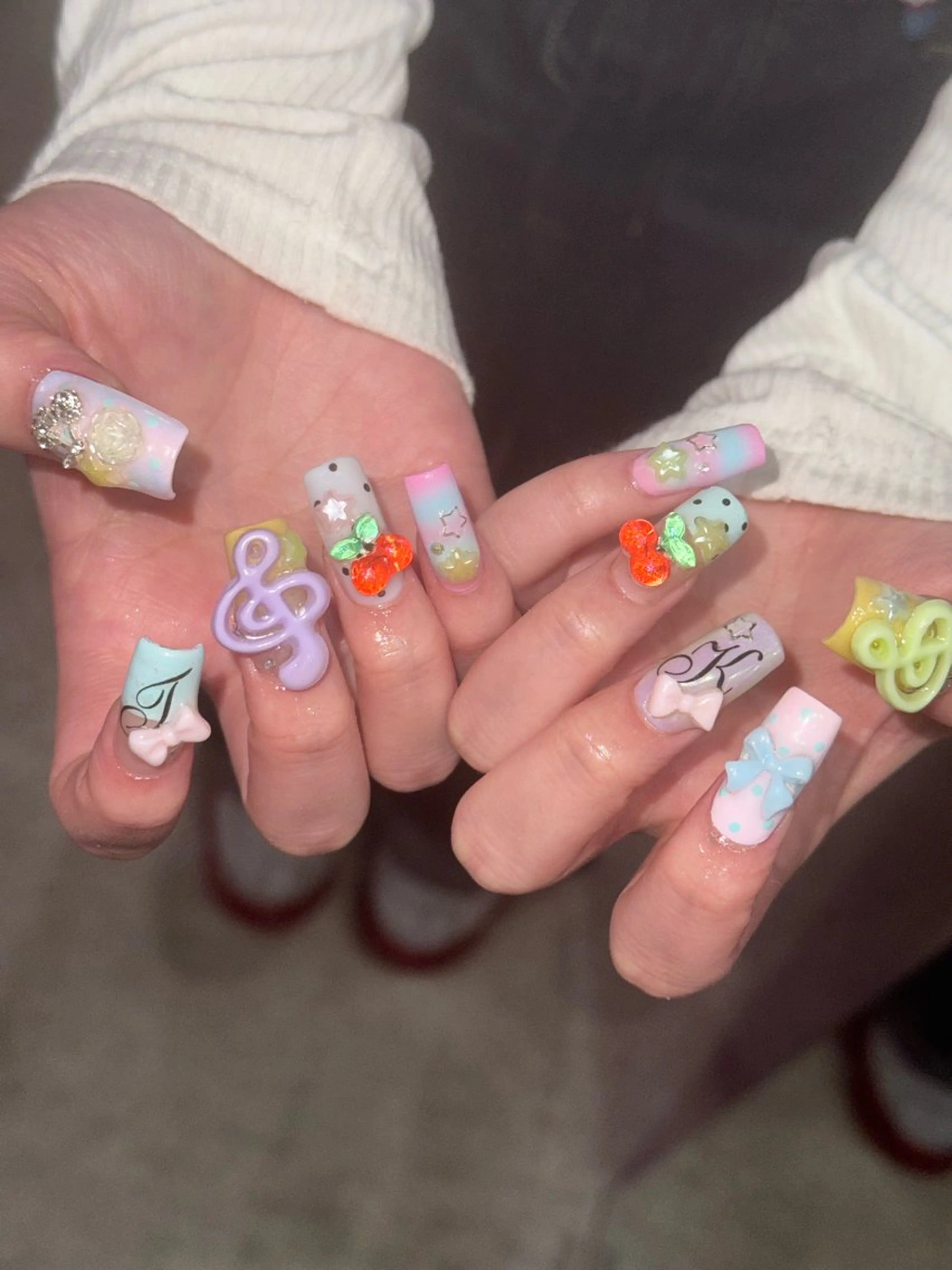 ネイル ハンドネイル 💒PINS16☆ HI-KOのネイルデザイン