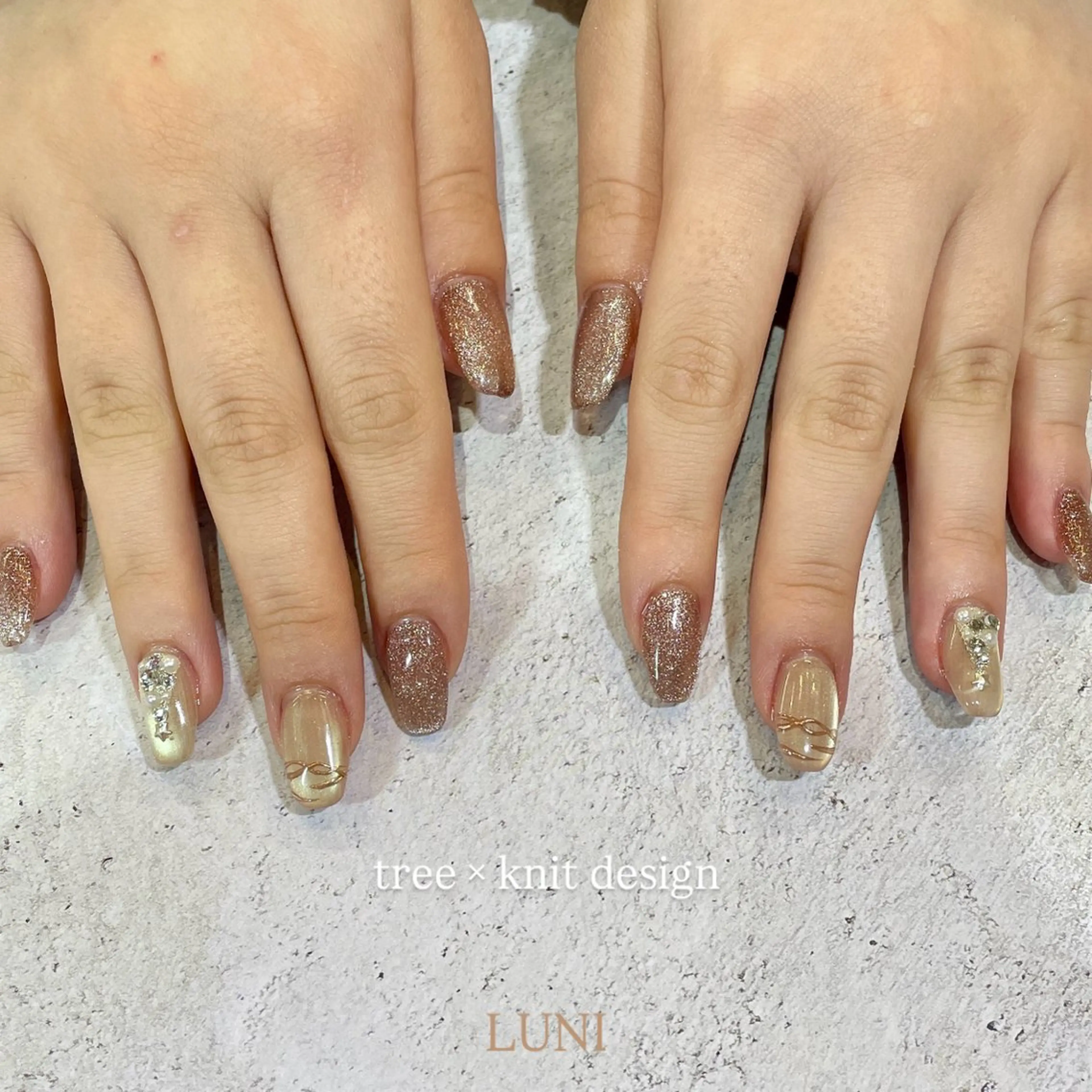 ネイル アートネイル ブラウン フラッシュネイル フラッシュマグ キラキラネイル ハンドネイル LUNI 久屋大通 ˚✧₊⁎/ yuriのネイルデザイン