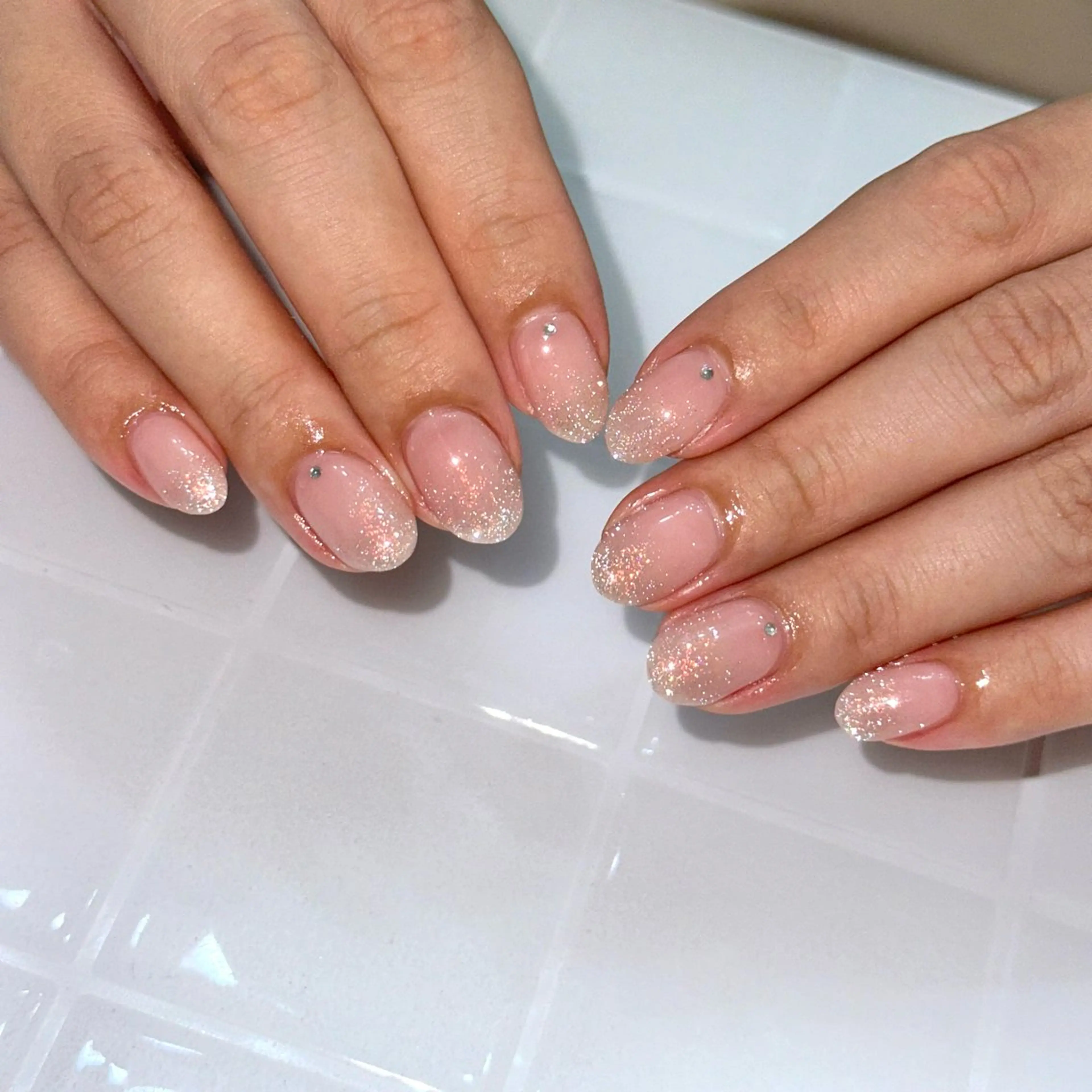 ネイル グラデーション ストーンネイル ハンドネイル Elegancia. Hiromiのネイルデザイン