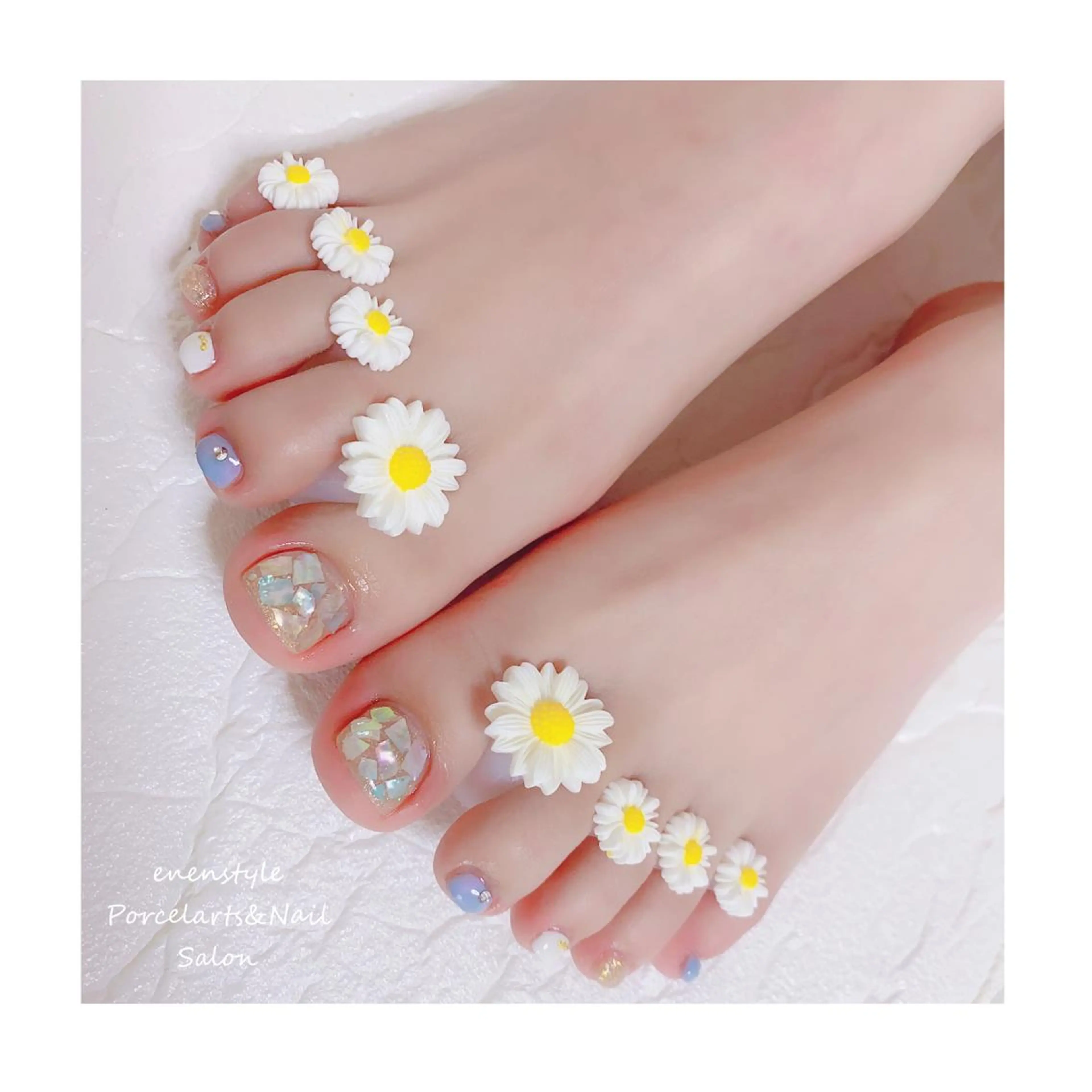 ミディアム ネイル ジェルネイル ニュアンスネイル オフィスネイル ワンカラーネイル パラジェル ハンドネイル フットネイル 👑enen style👑のネイルデザイン