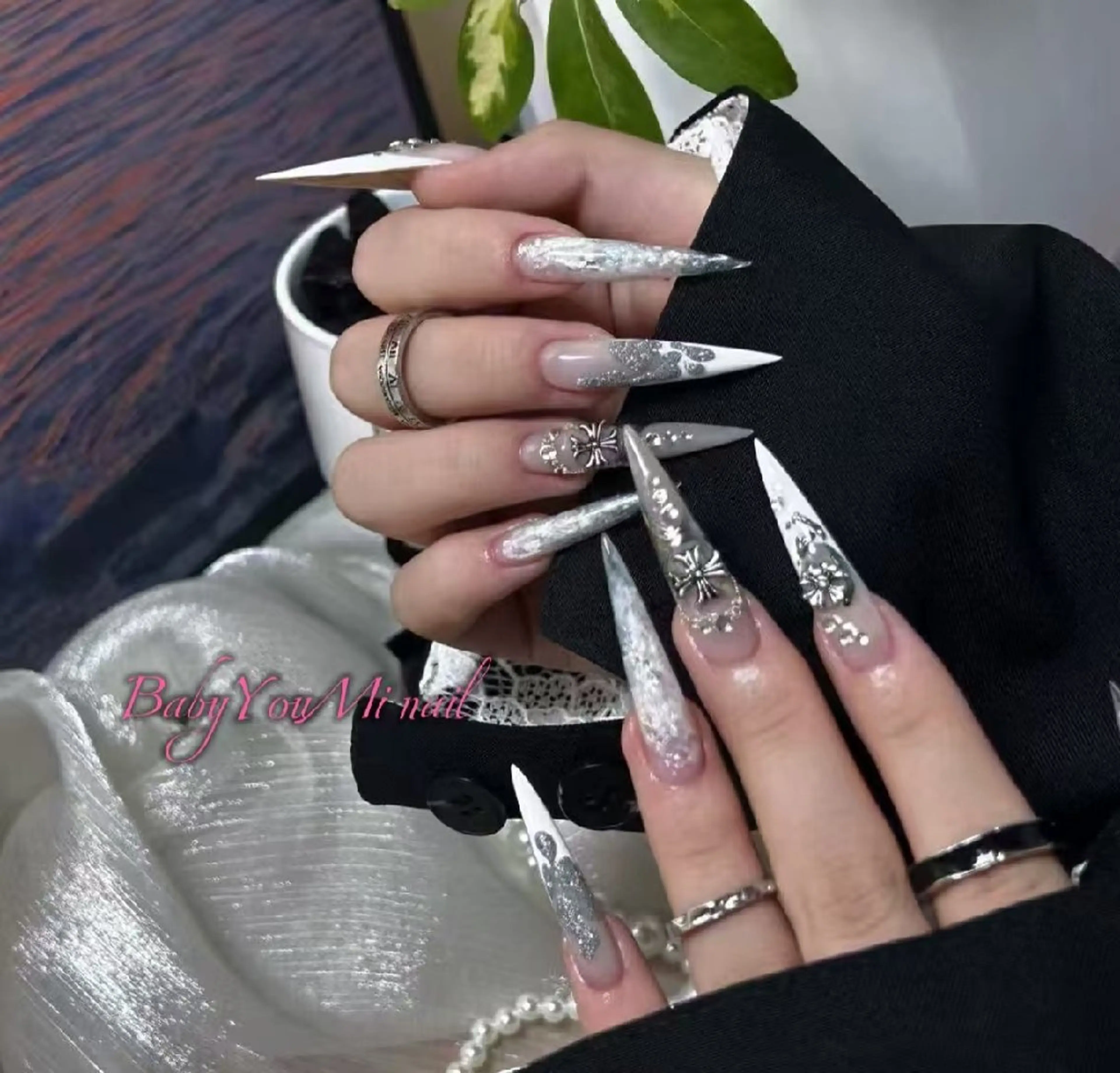 ネイル オーロラネイル フラワーネイル フットネイル フレンチネイル ジェルネイル ハンドネイル Oomiya 服部のネイルデザイン