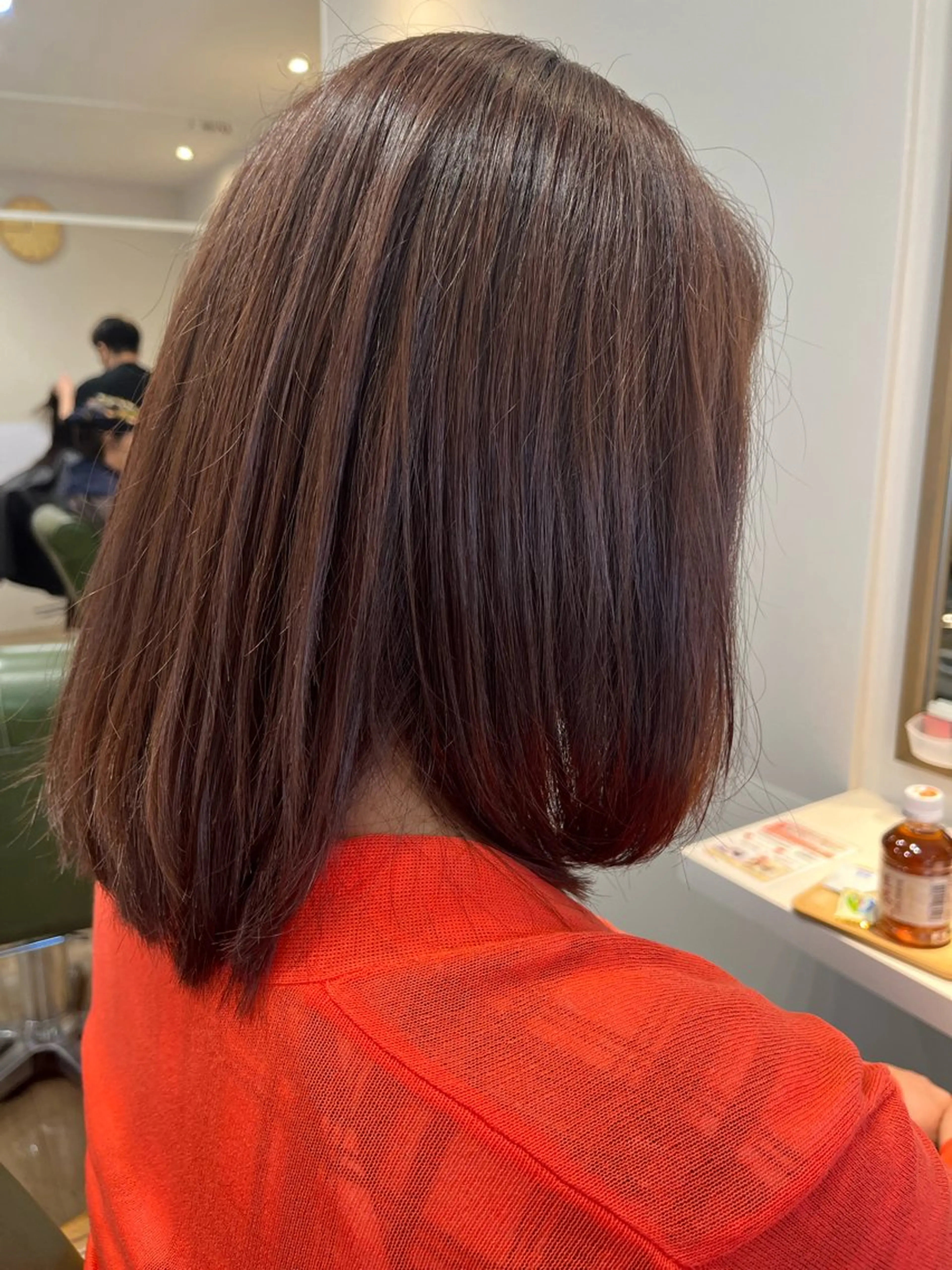 ミディアム 小鴨 美佳のヘアスタイル