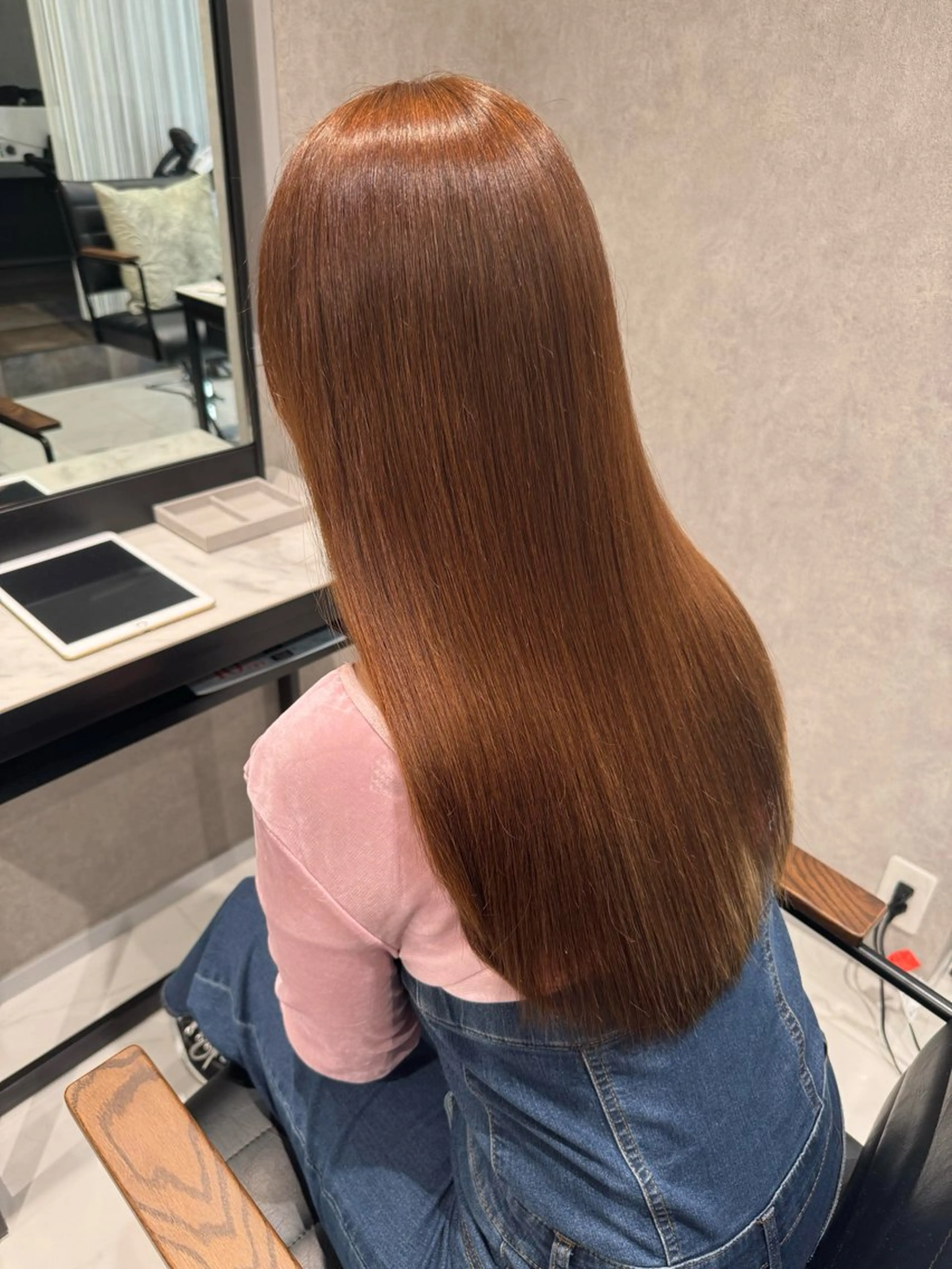 ロング ヘアカラー 艶ブラウン/赤み消し /盛れる顔周りのマツエク・マツパデザイン