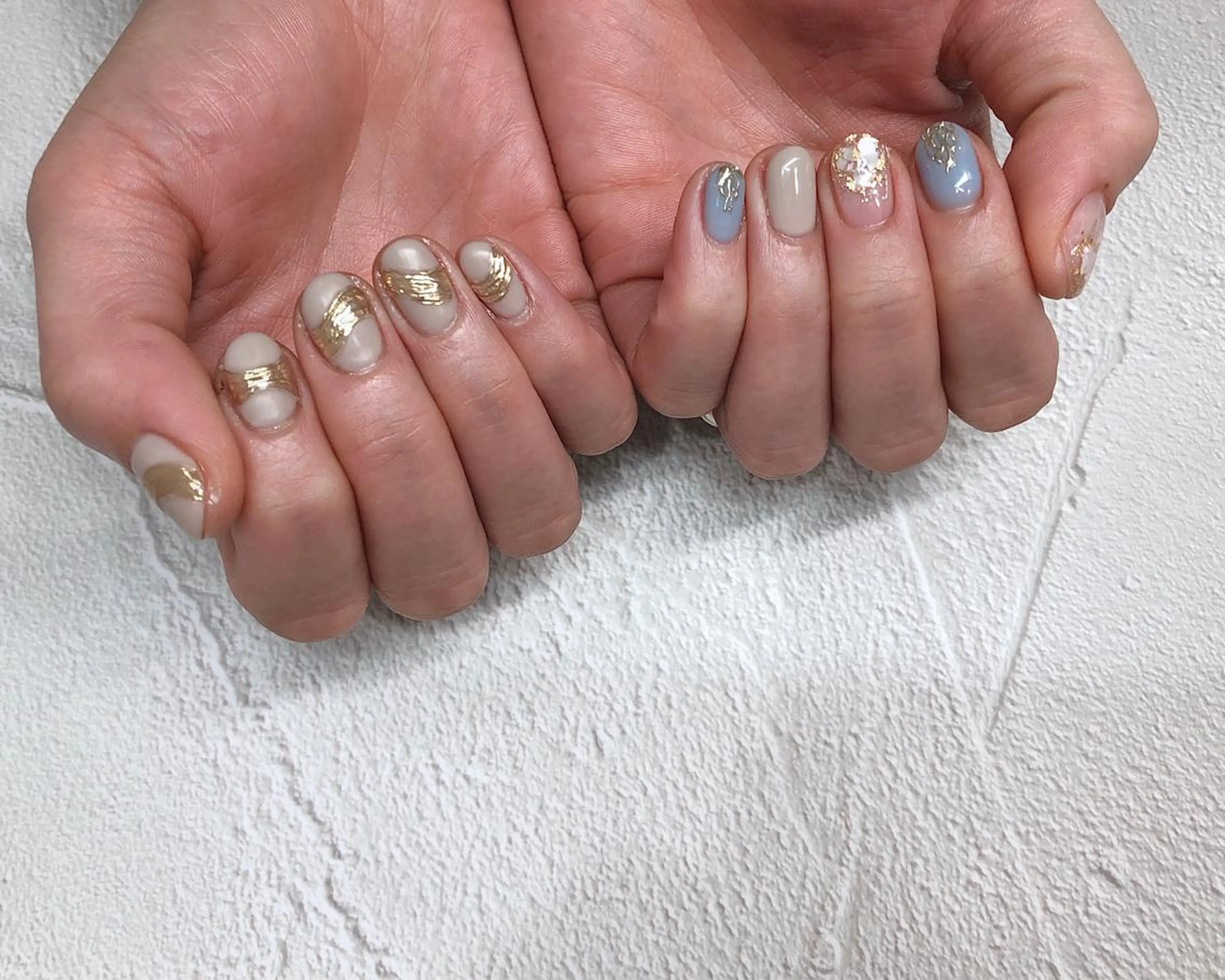ネイル ゴールド ミラーネイル saki_ nail heronのネイルデザイン