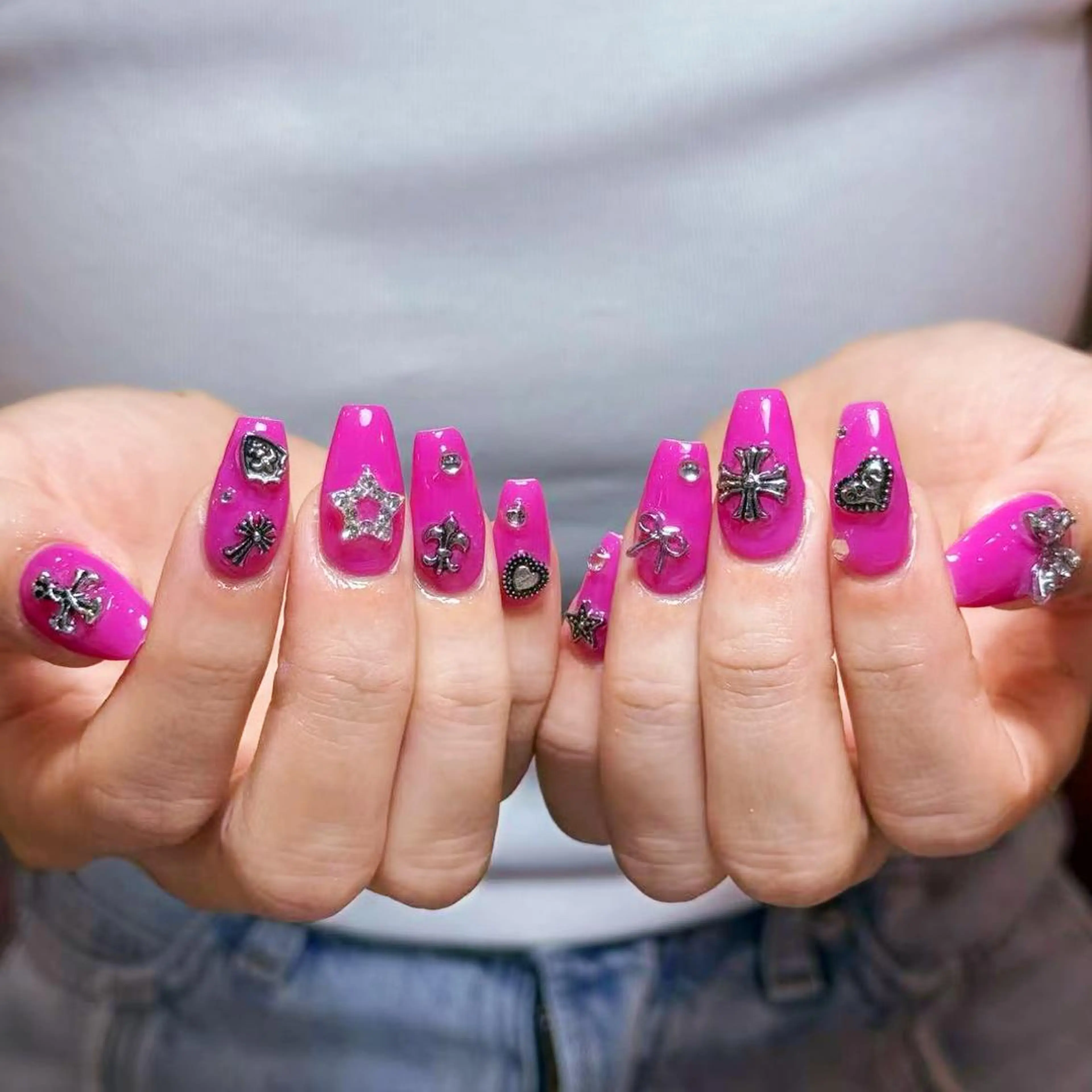 ネイル アートネイル オーロラネイル ガーリー キラキラネイル 韓国ネイル ハンドネイル リナ 💅のネイルデザイン