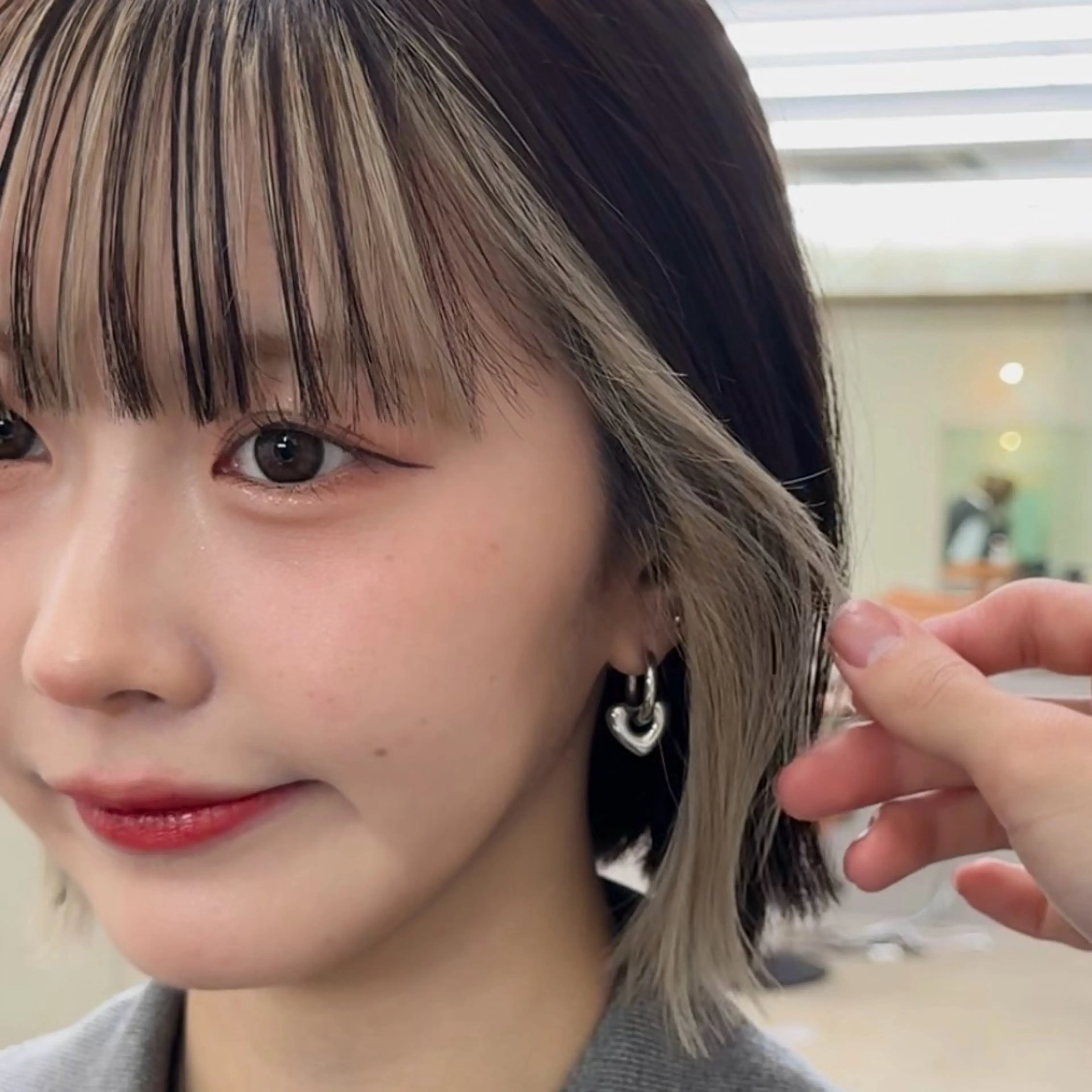 ショート カラー ブリーチ インナーカラー 柔らかいレイヤー🌿 大人ヘア/みっきーのヘアスタイル