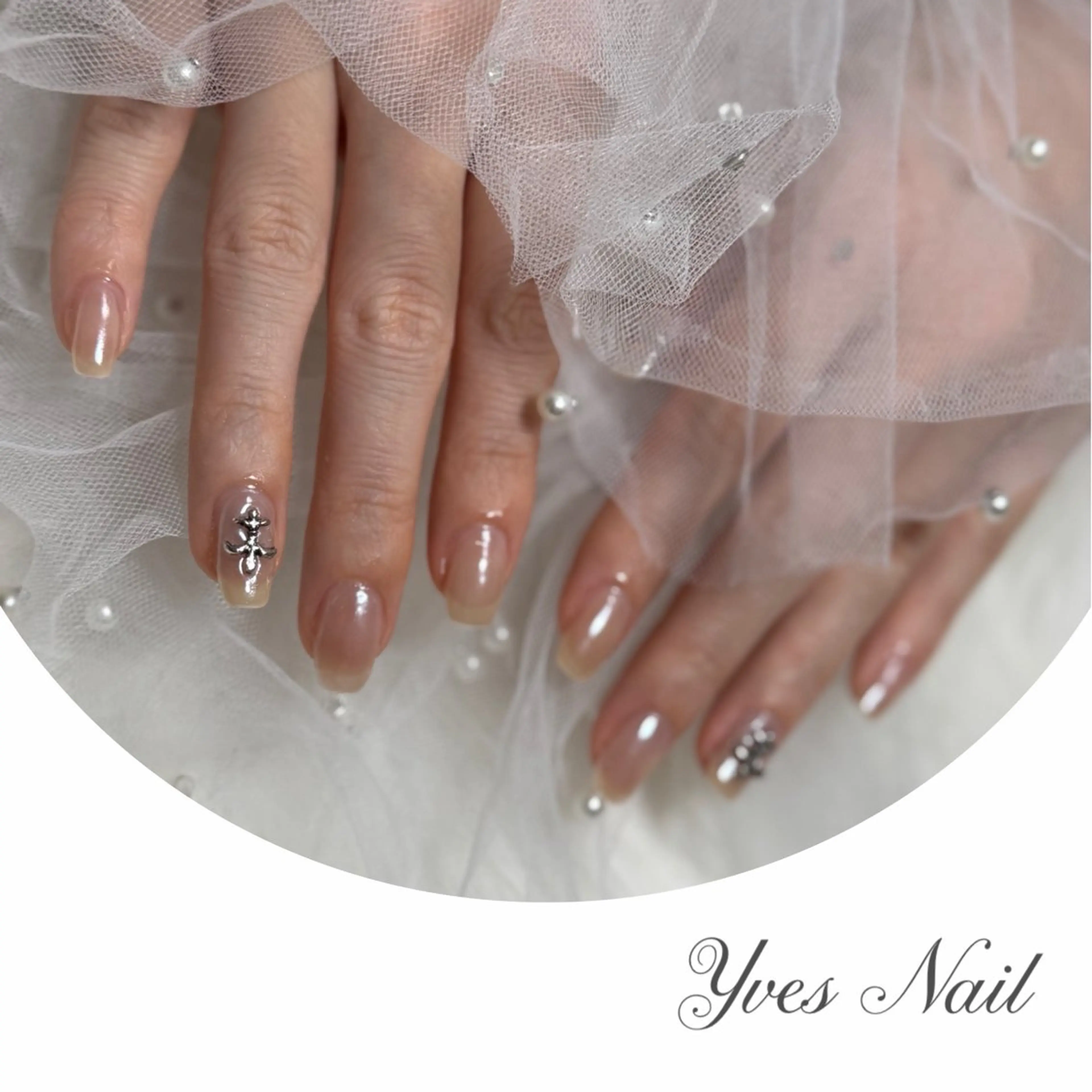 ネイル ミラーネイル シルバー シンプルネイル ハンドネイル kanno yのネイルデザイン