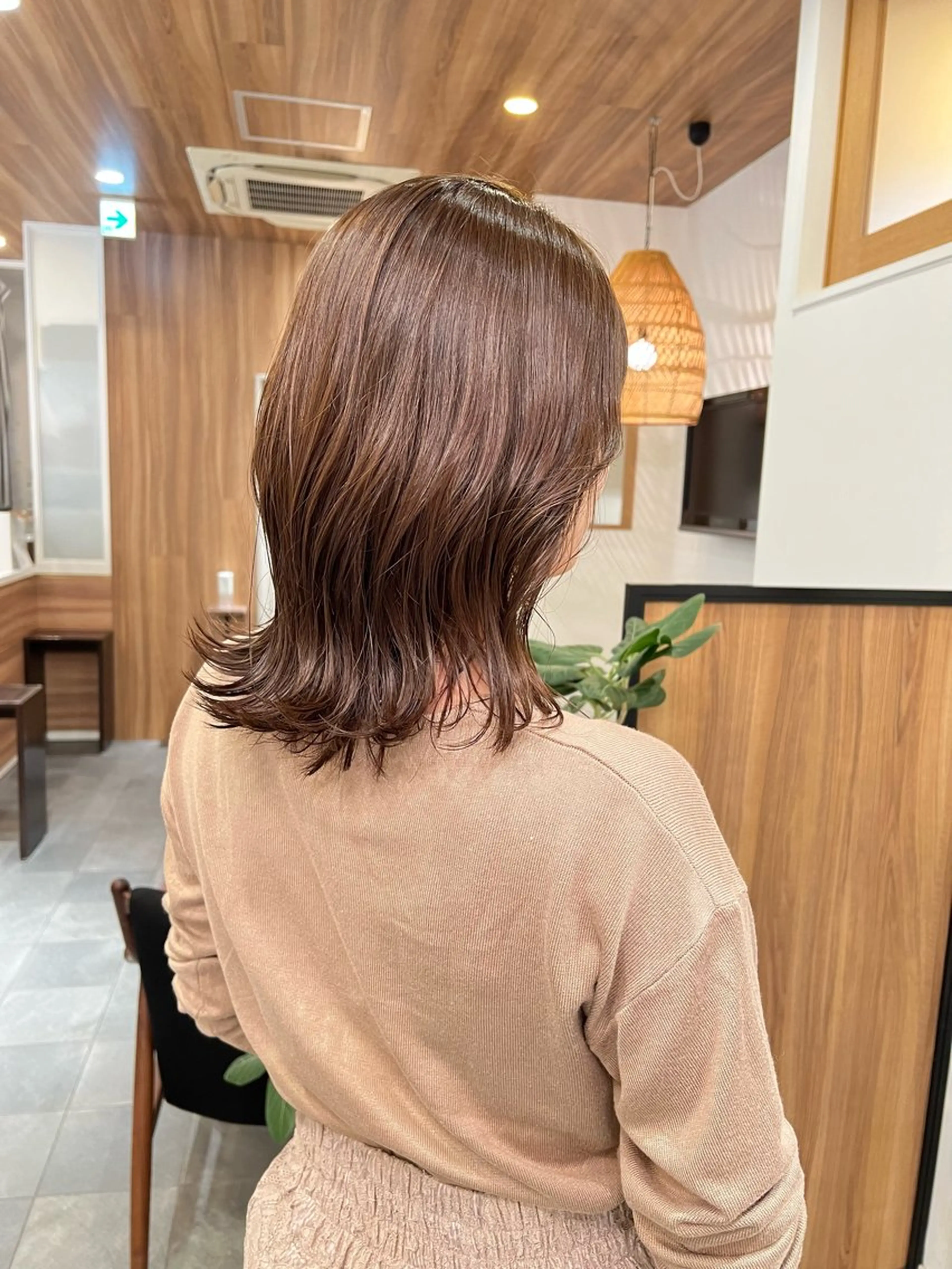 ミディアム カラー カワハラ ヒナコのヘアスタイル