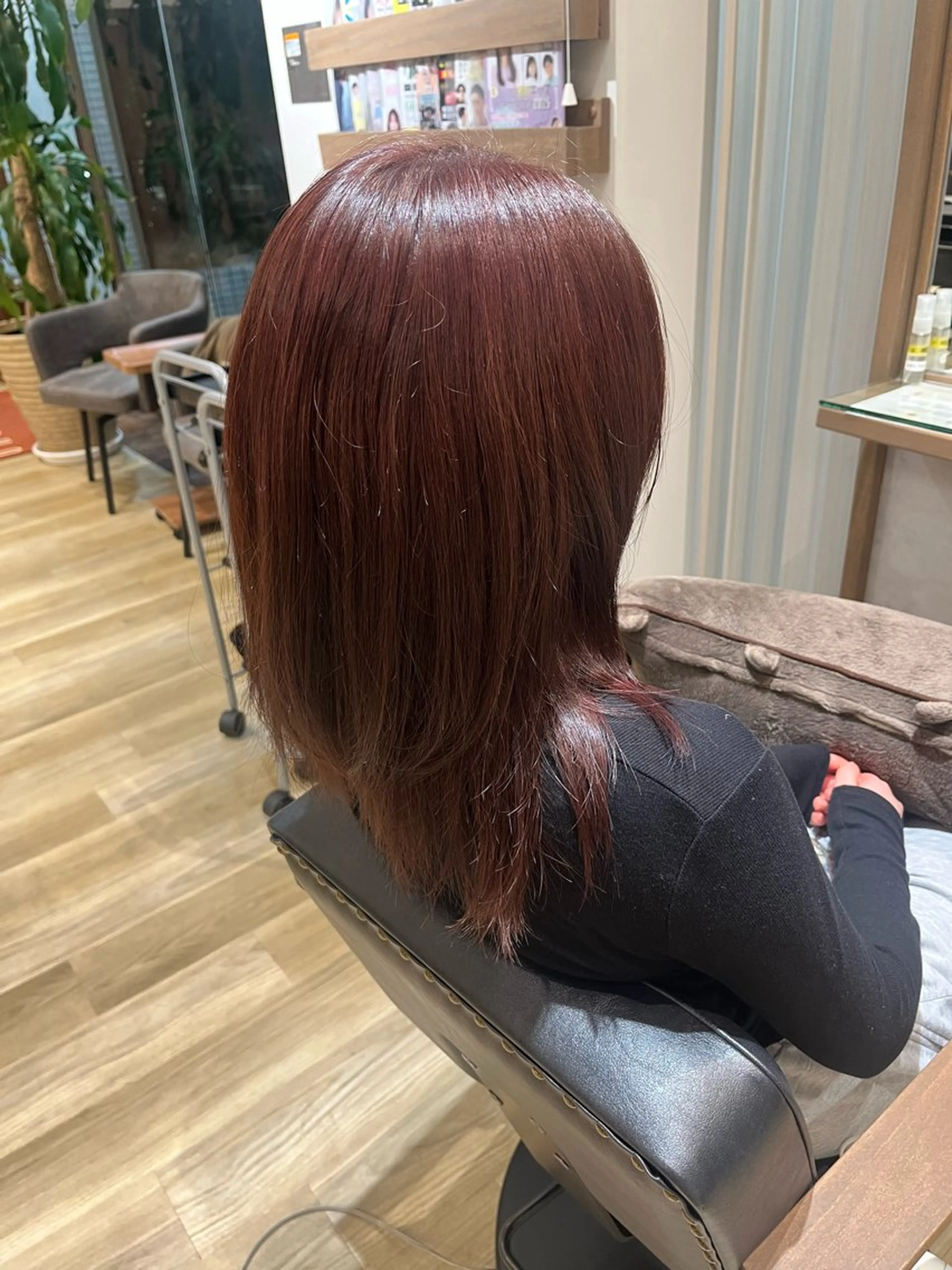 セミロング カット ヘアカラー 莉 奈のヘアスタイル