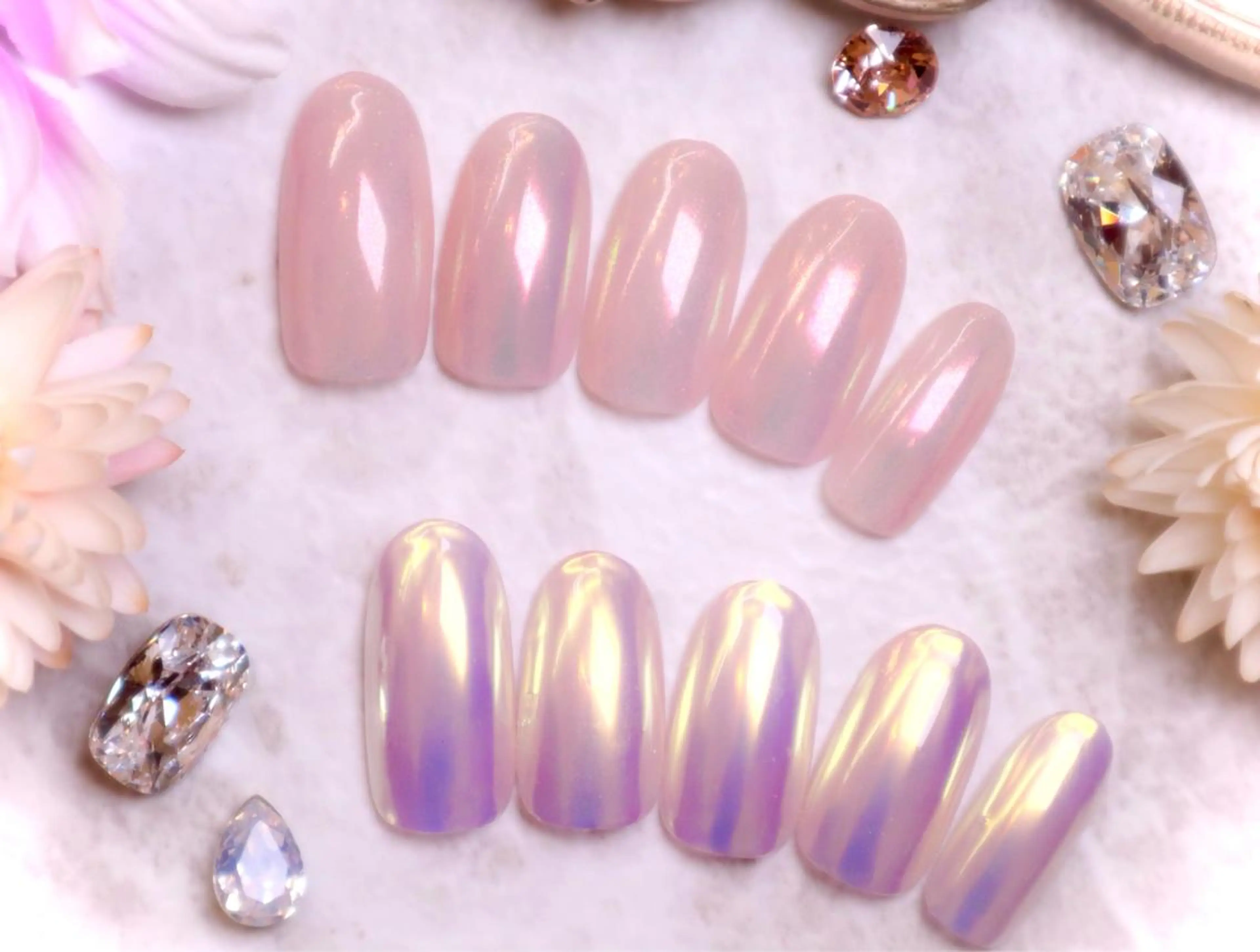 ネイル オーロラネイル 氷ネイル・うるうるネイル ミラーネイル Vogusty's Nail 鶴見店のネイルデザイン