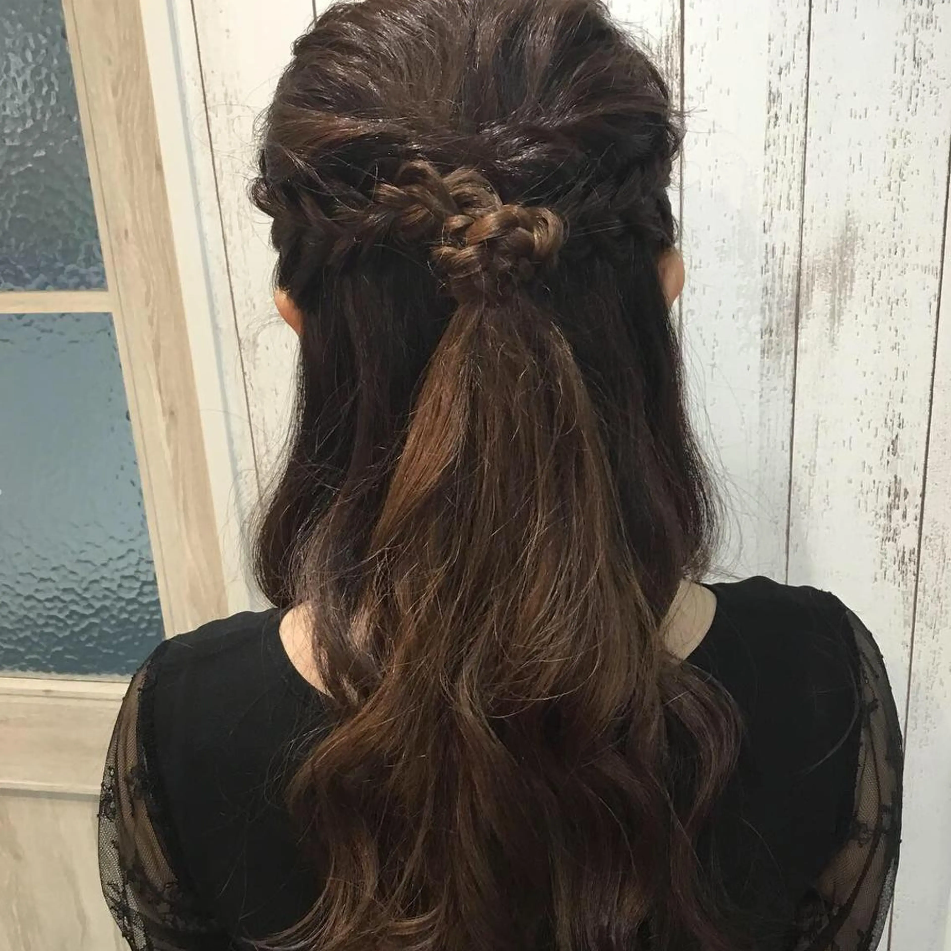 ロング ヘアアレンジ embrace エンブレイスのヘアスタイル