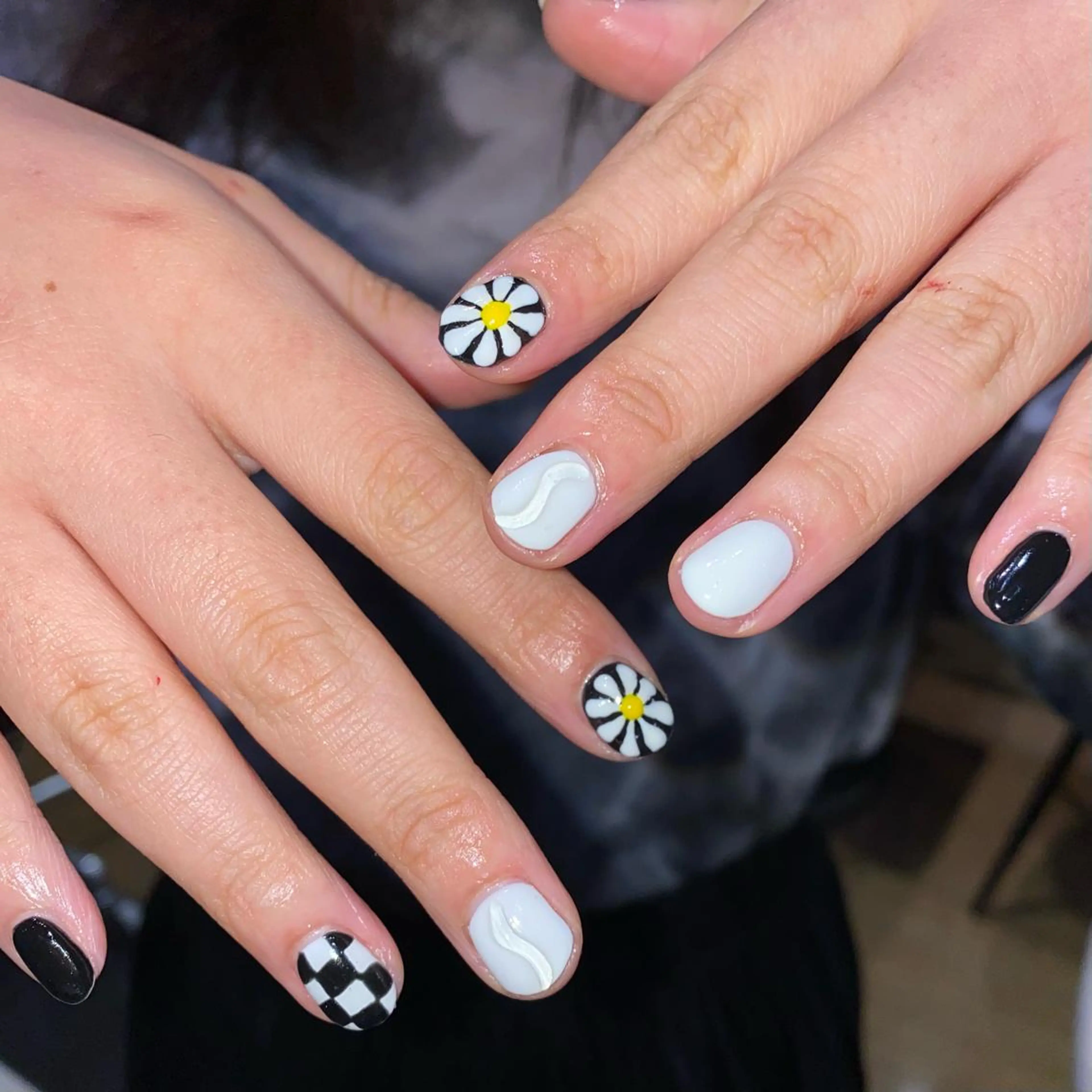 ネイル ホワイト 個性派／中韓ネイル SAKURAのネイルデザイン