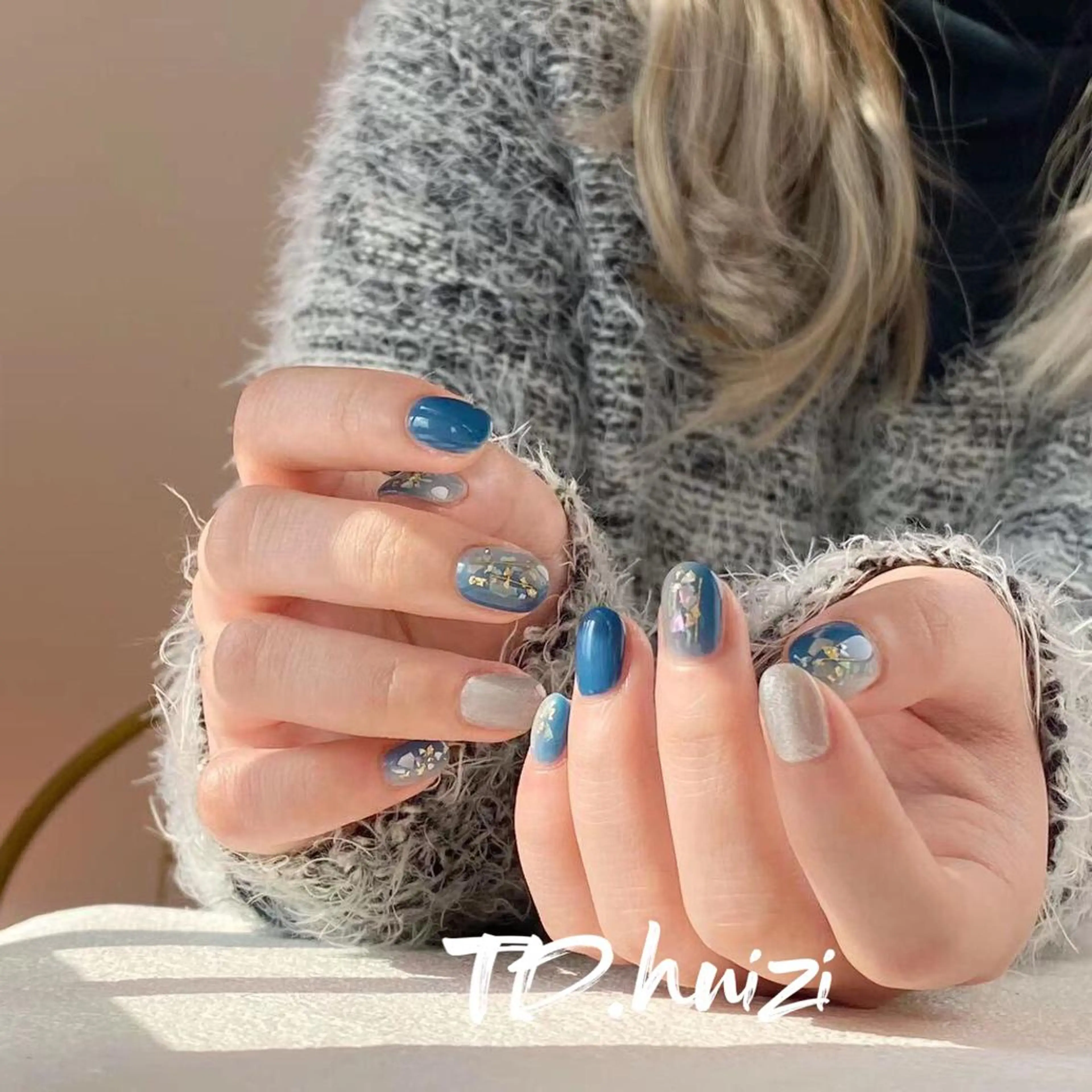 ミディアム めぐみのネイルサロン スタッフ練習のネイルデザイン