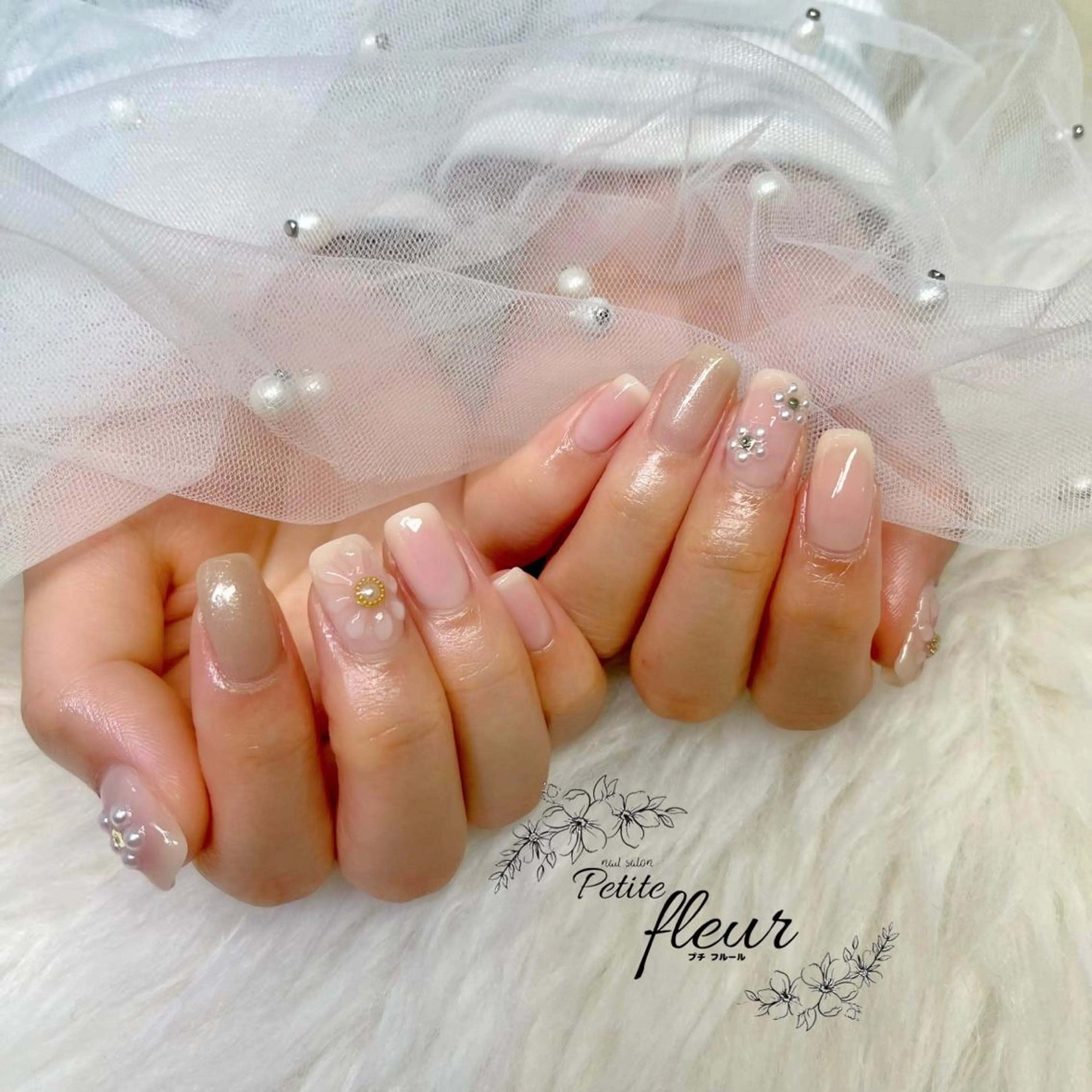 ネイル アートネイル フラワーネイル ぷっくりネイル 春ネイル ストーンネイル ❁⃘*。Petite fleur❁⃘*りさのネイルデザイン