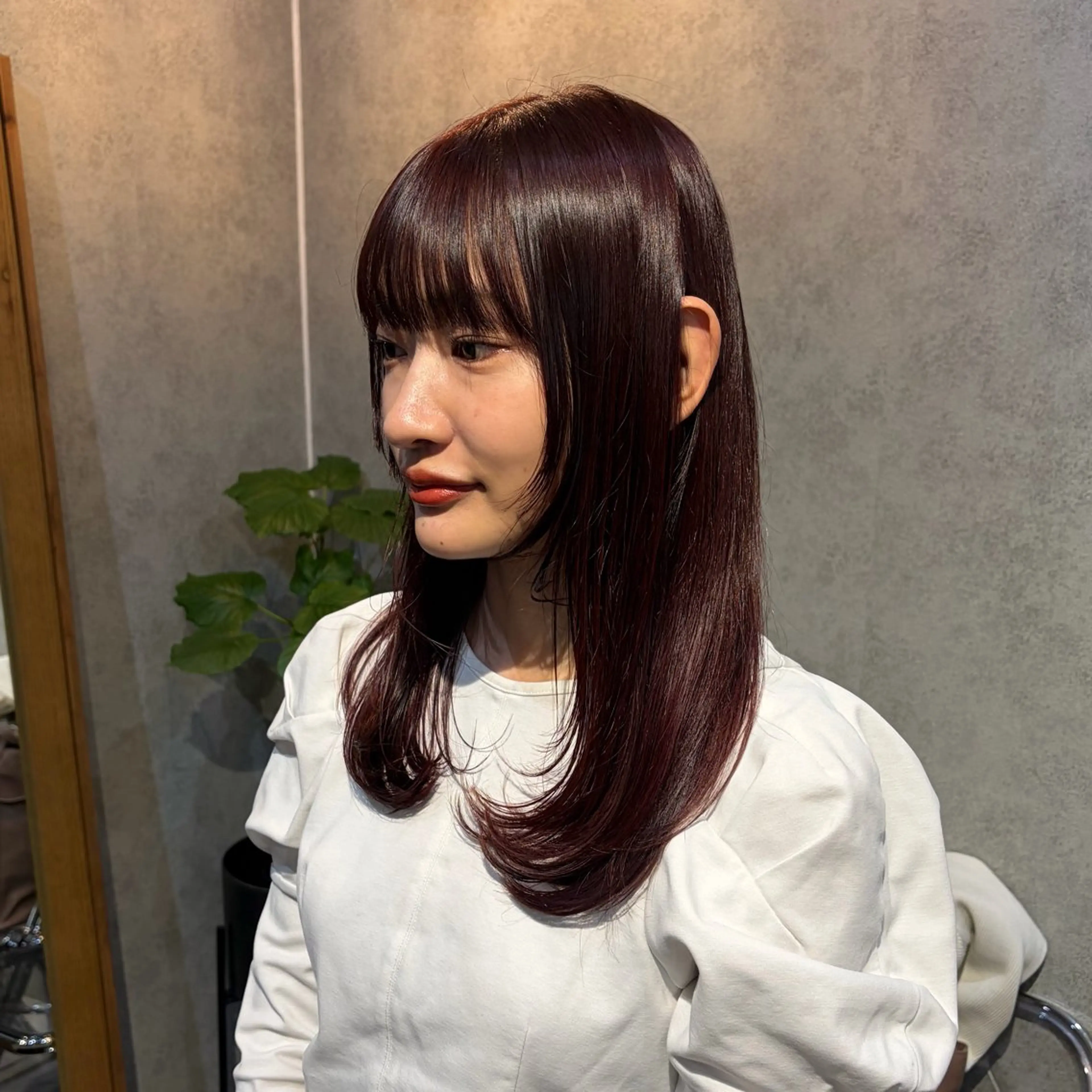 ミディアム カラー キッズ ブリーチ ボルドーカラー カシス ブリーチなしカラー レッドカラー カット ヘアカラー トリートメント 暖色カラー/パラッと Bob/モエのヘアスタイル