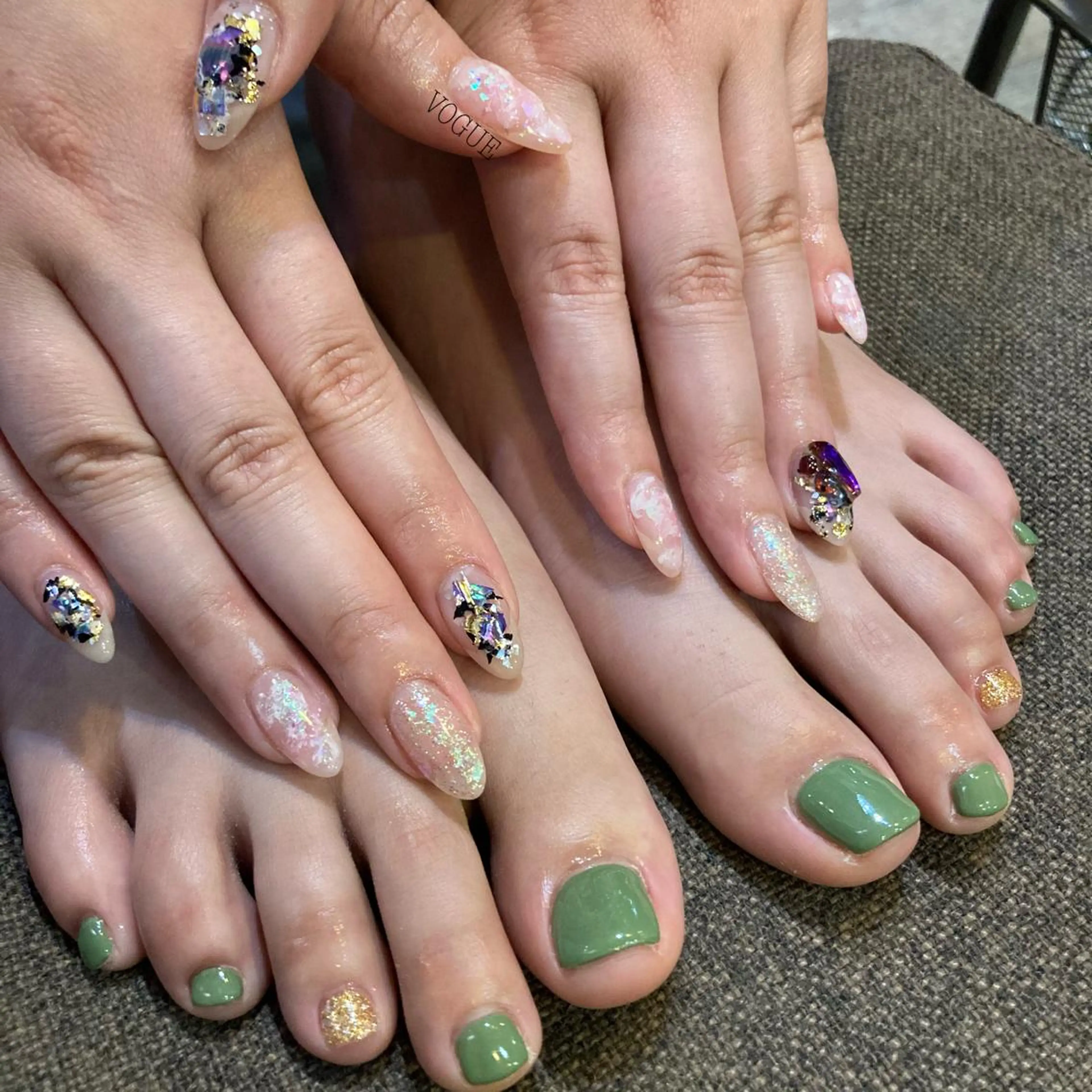 ネイル フットネイル ハンドネイル VOGUE ×SWANのネイルデザイン