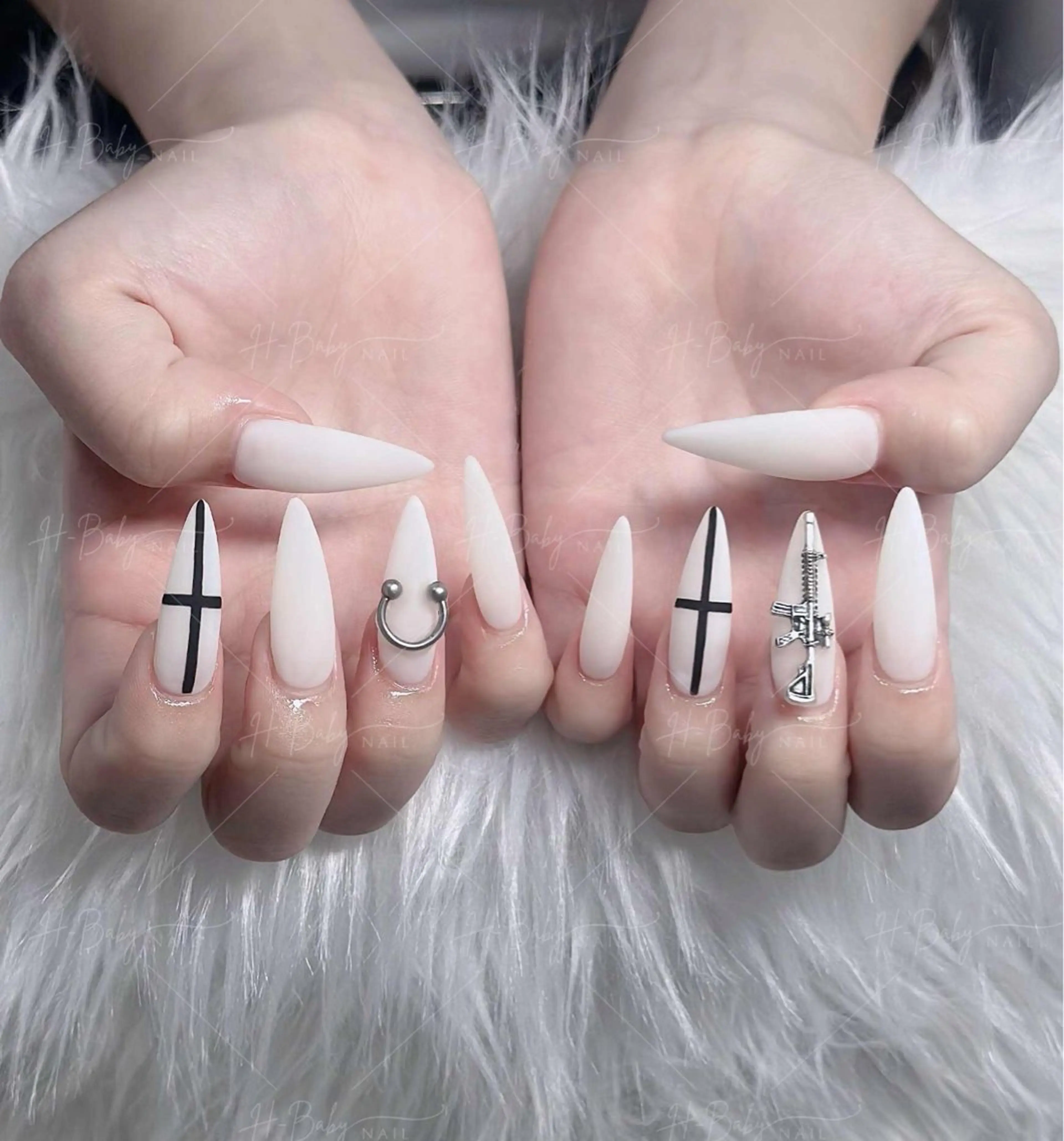 ネイル フレンチネイル ジェルネイル ハロウィン キラキラネイル 韓国ネイル H.baby Nail Salonのネイルデザイン