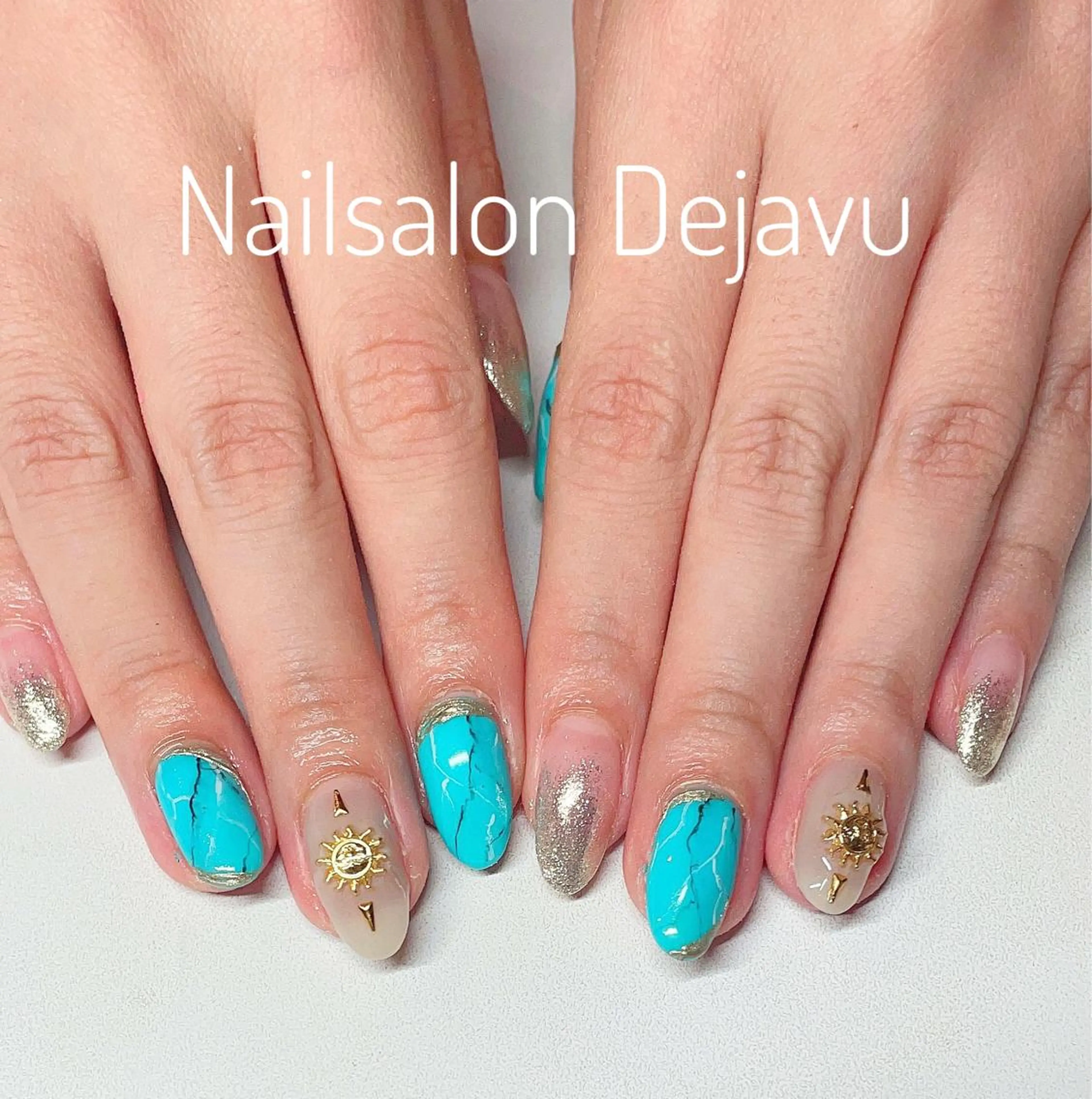 ネイル アートネイル ストーンネイル 夏ネイル Nail salon Dejavu 🌿のネイルデザイン