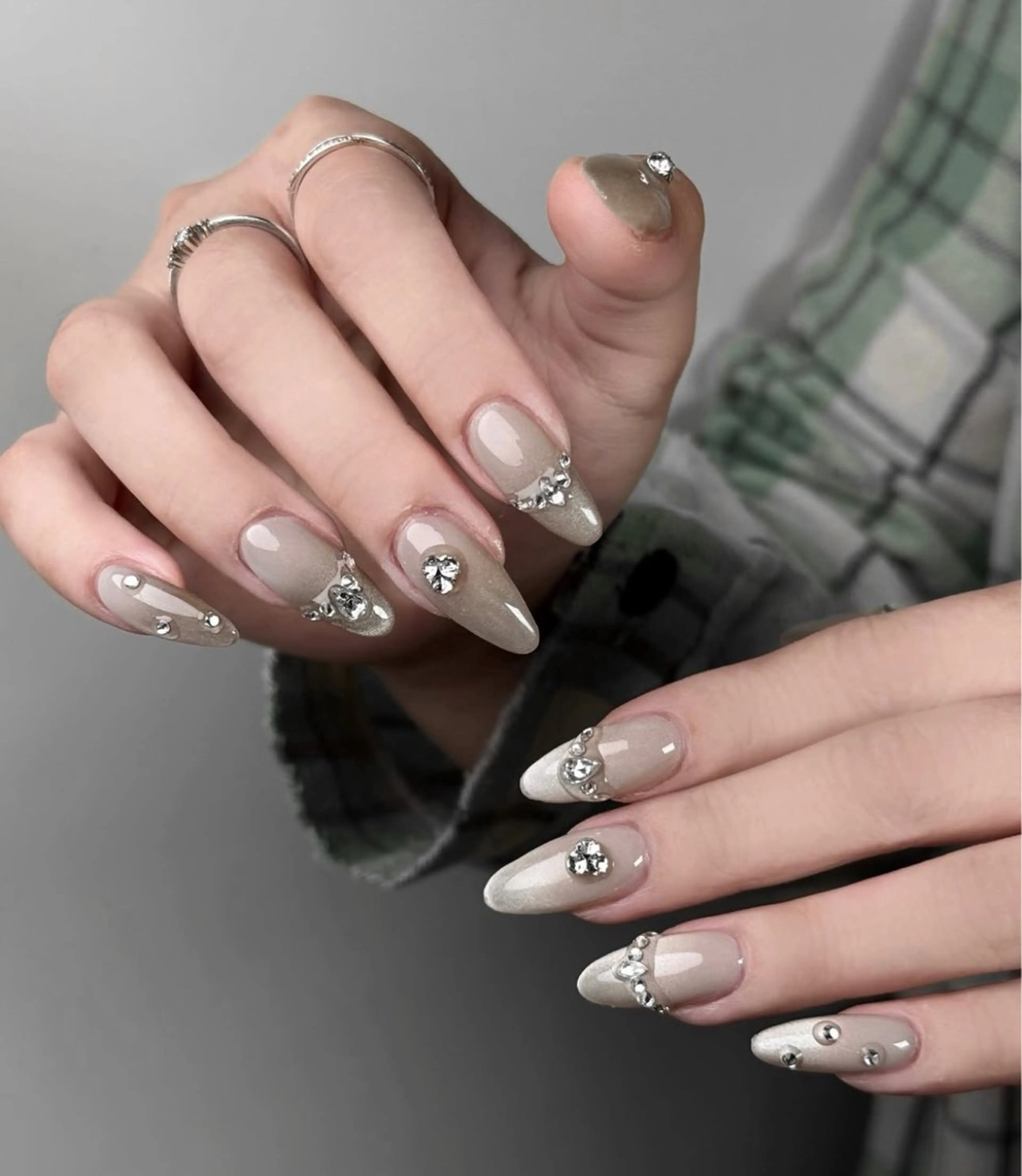 ネイル フラッシュネイル フレンチネイル グラデーション キラキラネイル 韓国ネイル ハンドネイル rina nailのネイルデザイン