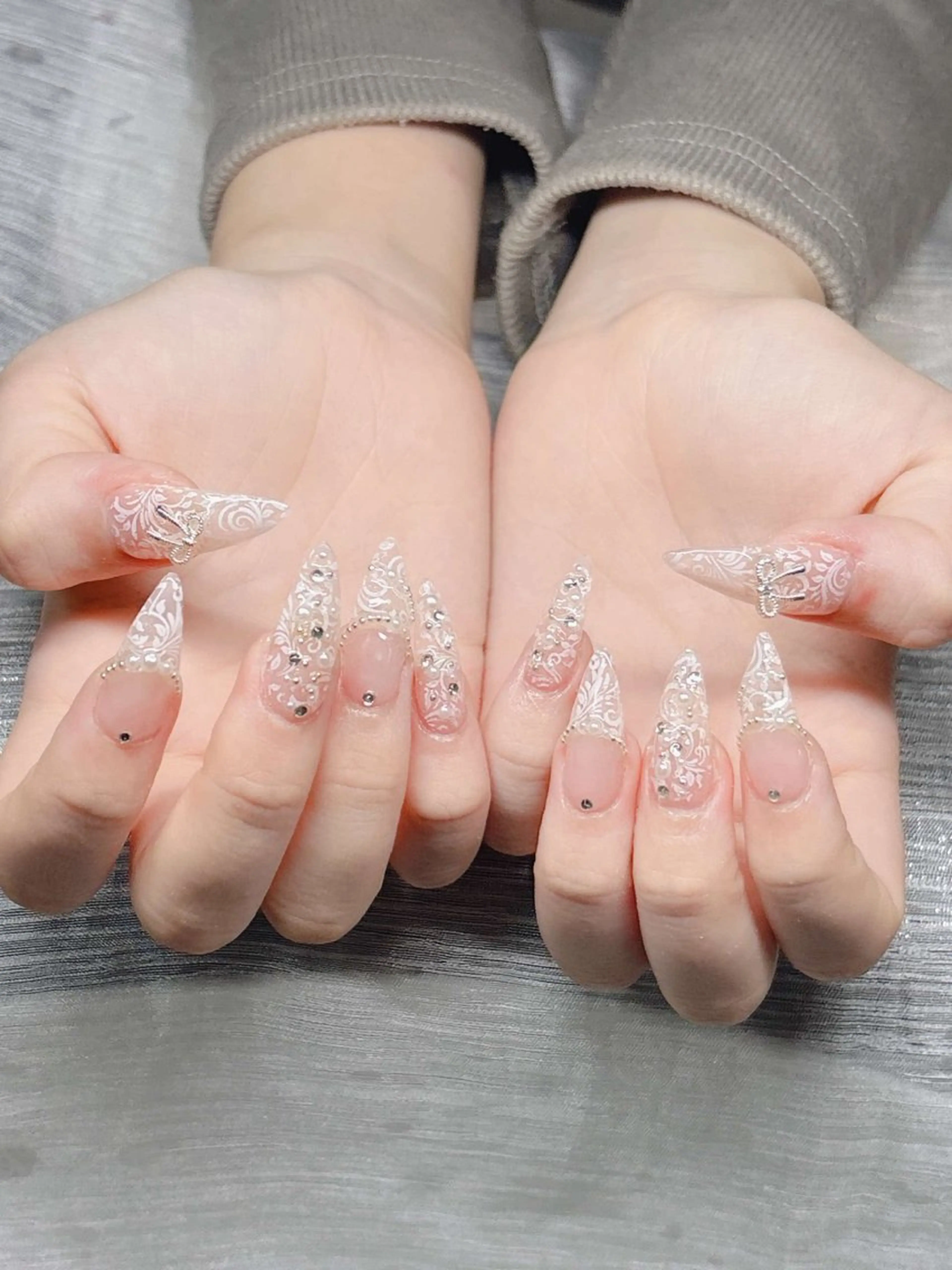 ネイル 長さ出し グラデーション 卒業式 キラキラネイル マグネットネイル ハンドネイル Lee Nailsのネイルデザイン