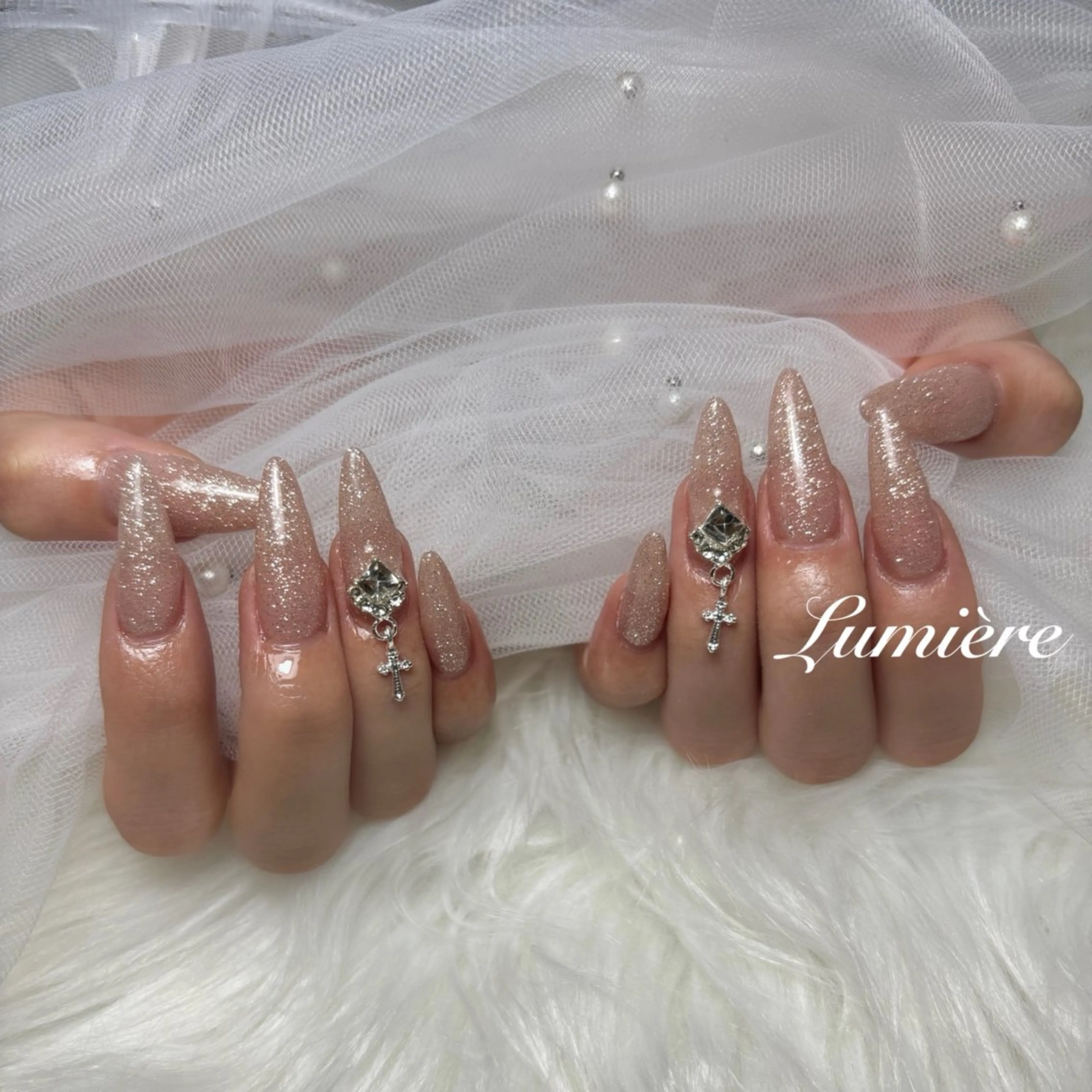ネイル ハンドネイル Lumière｜ ロング｜ワンホンのネイルデザイン