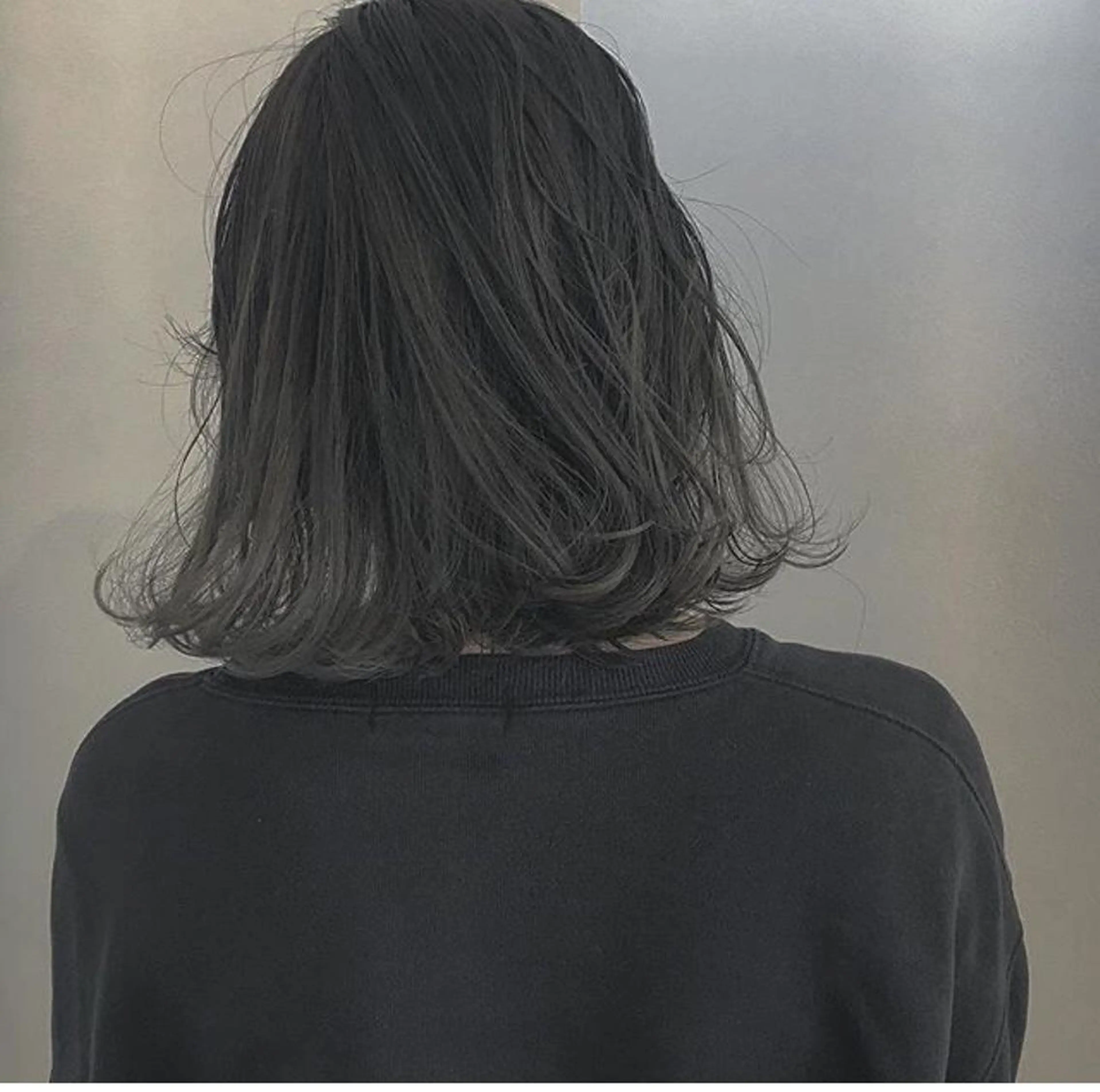 ミディアム カラー RINA🧤 デザインとボブのヘアスタイル