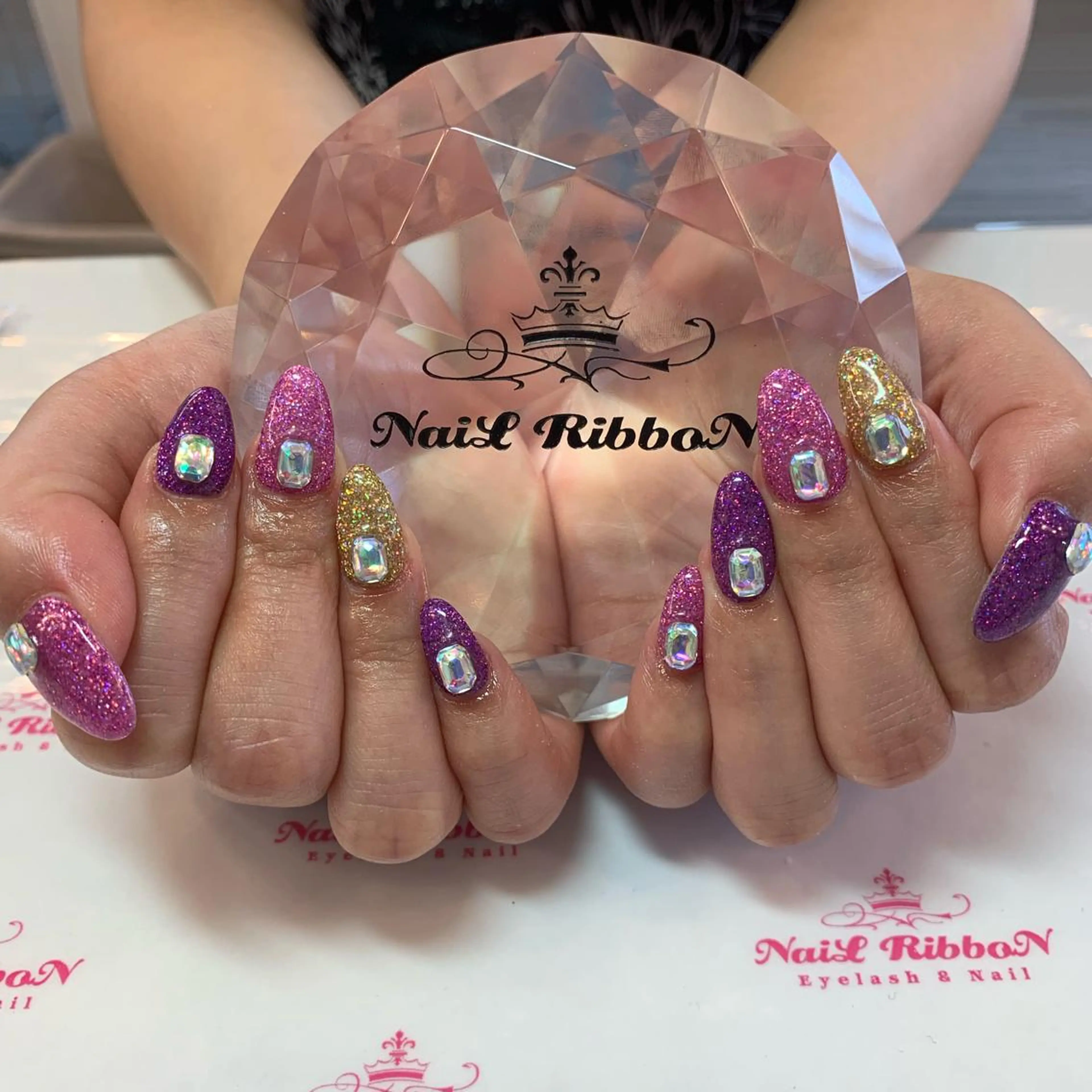 ネイル ネイルリボン 受付スタッフのネイルデザイン