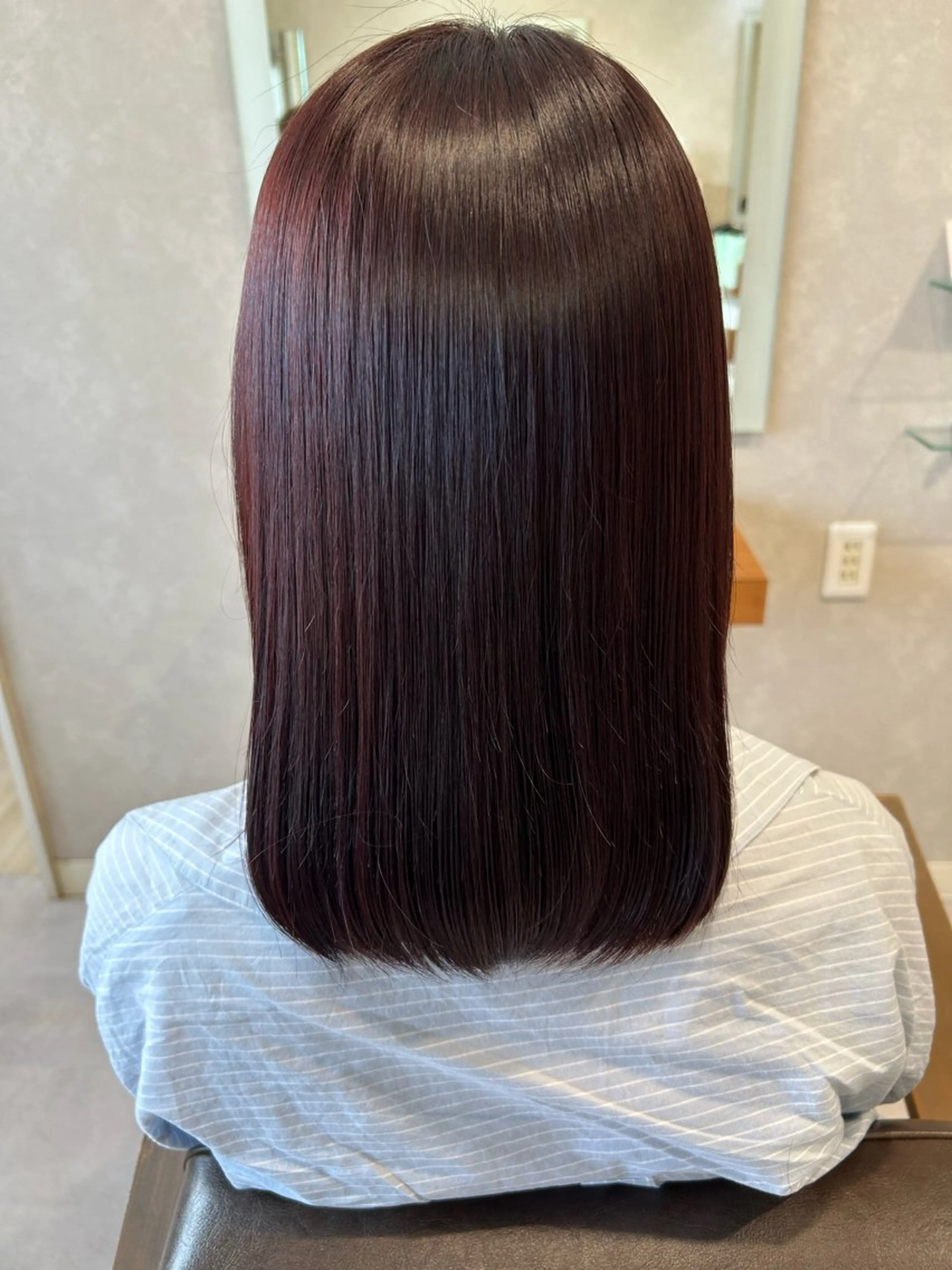 カラー TERUYA shionのヘアスタイル