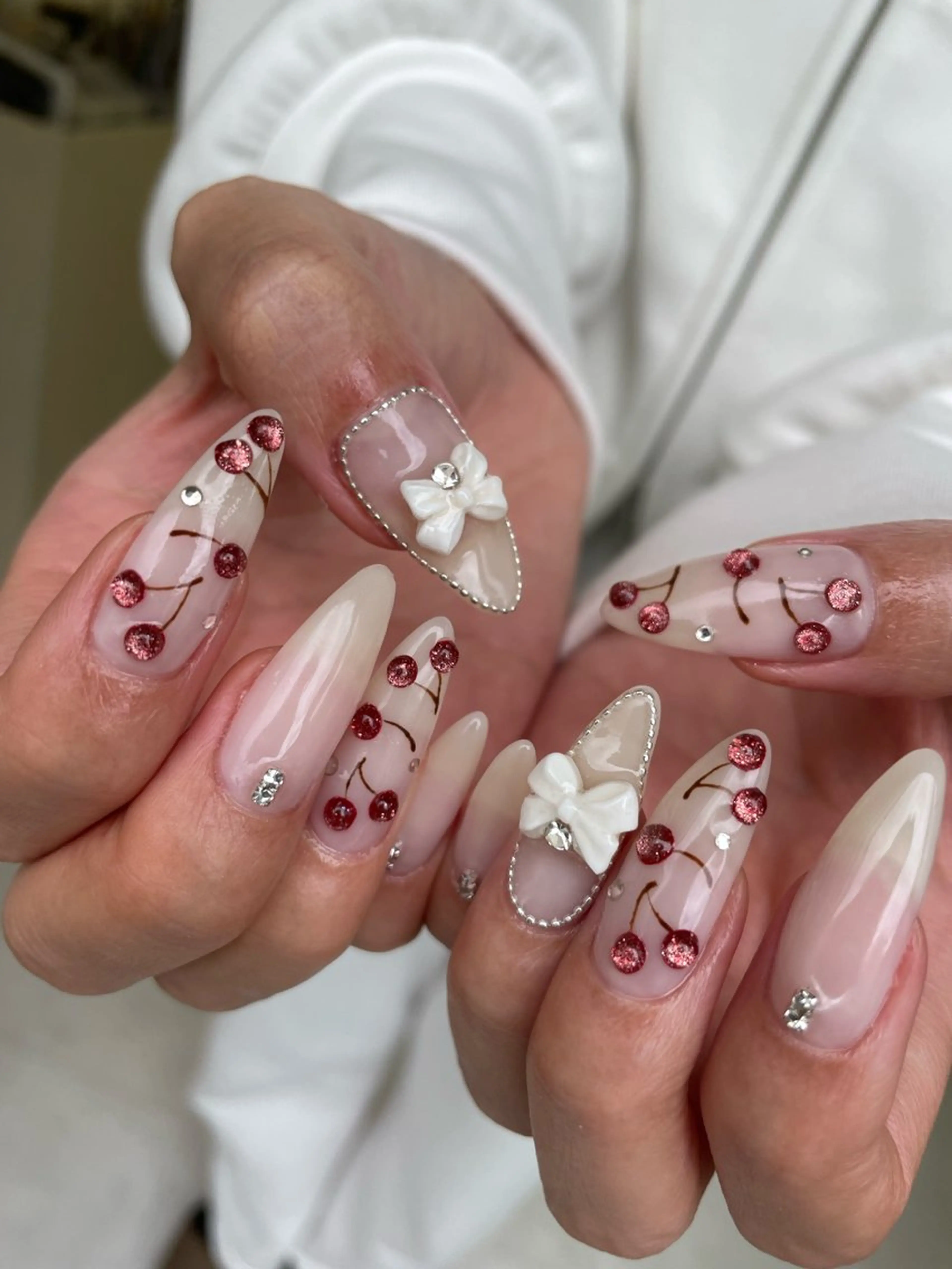 ネイル 持ち込み リボン ハンドネイル Hisaka Mikiのネイルデザイン
