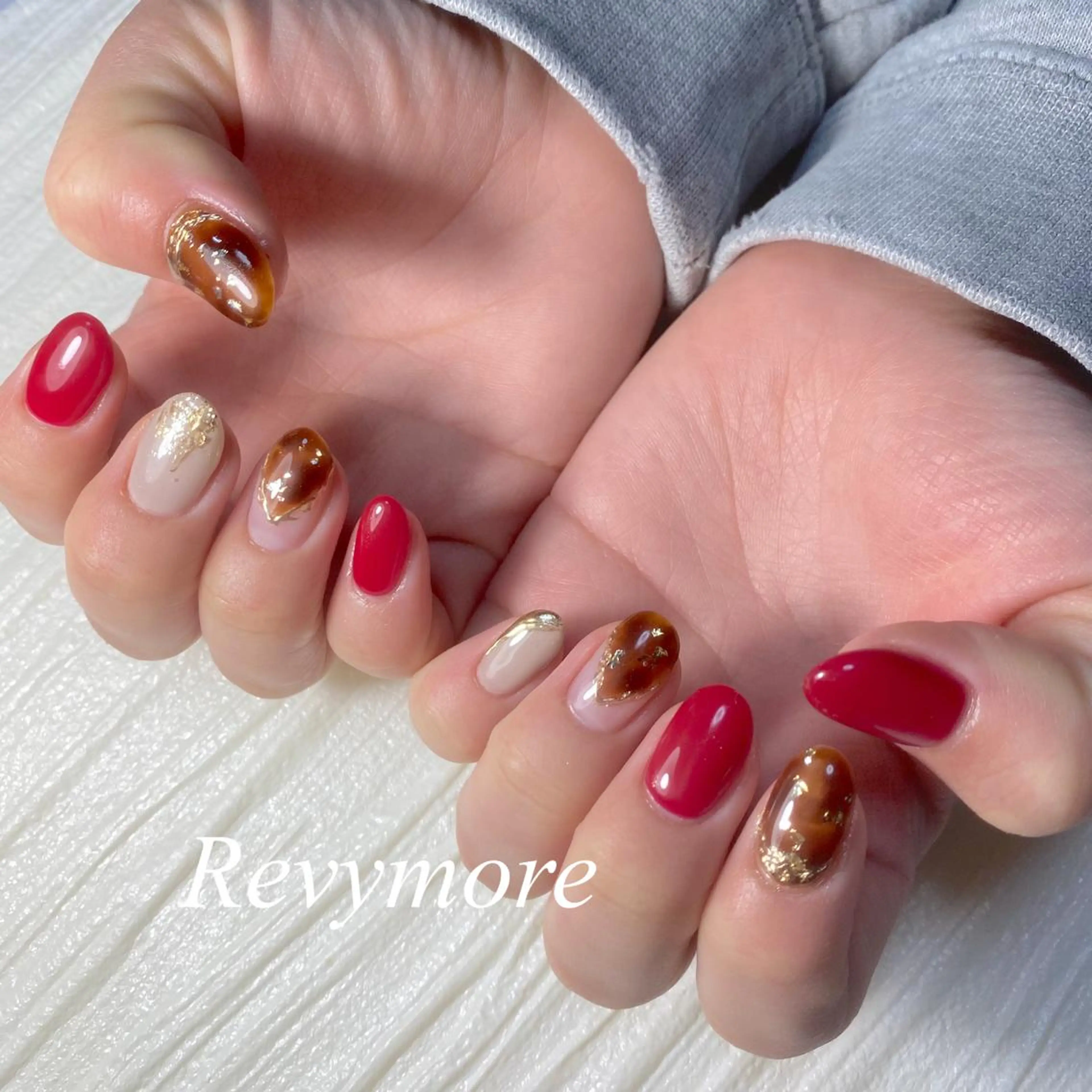 ミディアム ネイル べっ甲ネイル ジェルネイル ミラーネイル ニュアンスネイル オフィスネイル nail salon Revymoreのネイルデザイン