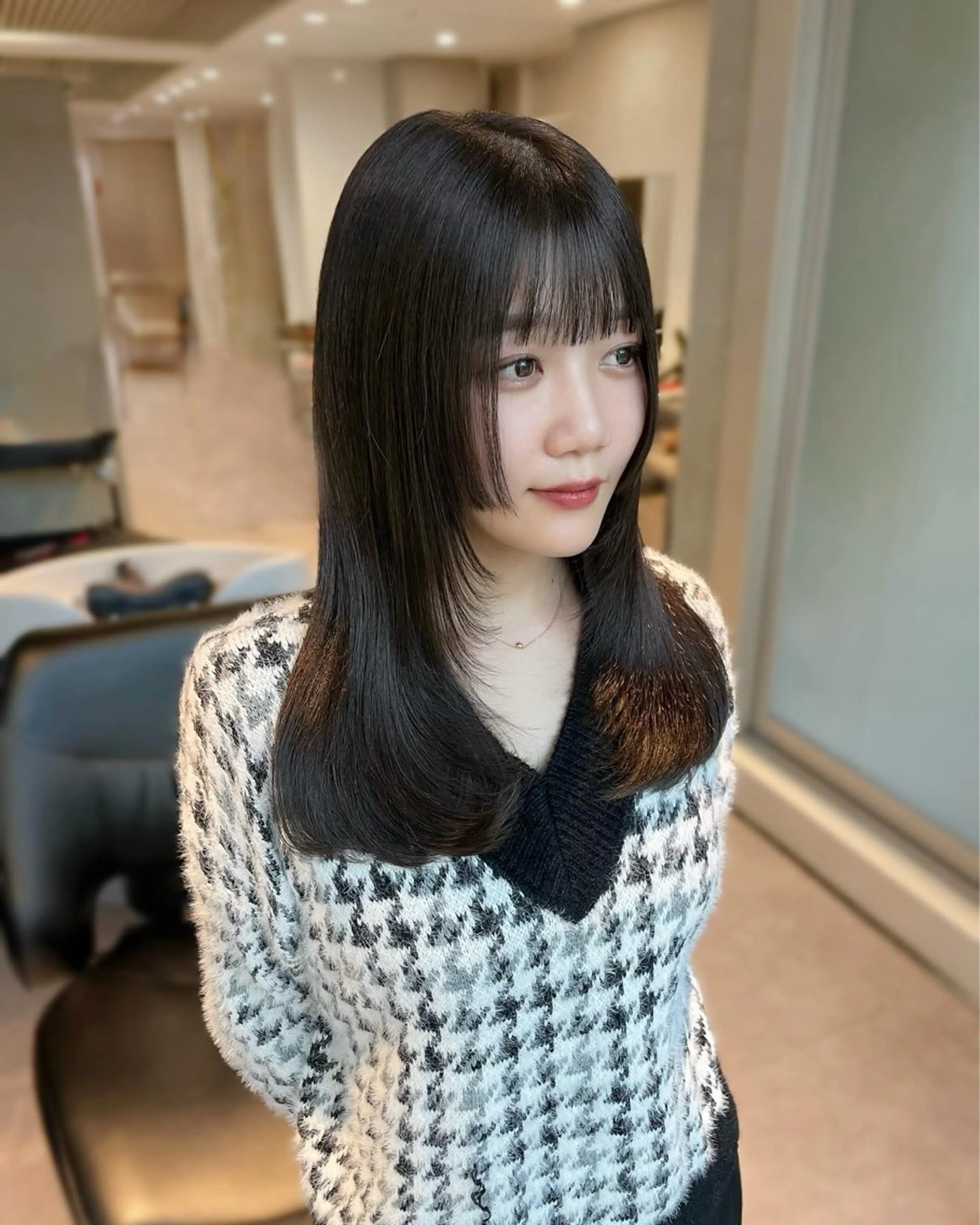 セミロング カット ヘアカラー トリートメント 銀座／レイヤーカット 🤍内野すみれのヘアスタイル