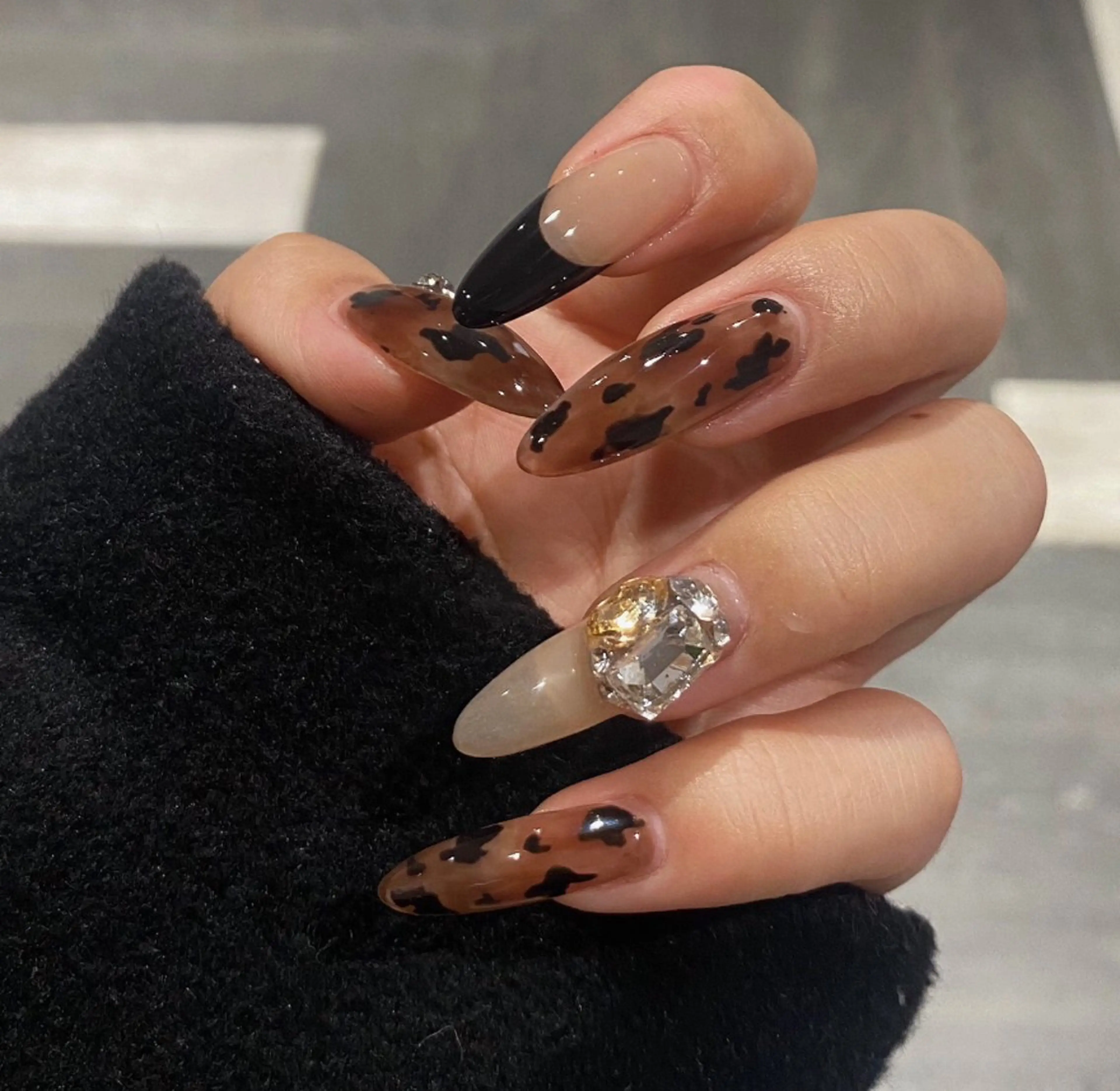 ネイル リボン、ガーリー パーツ放題専門店のネイルデザイン