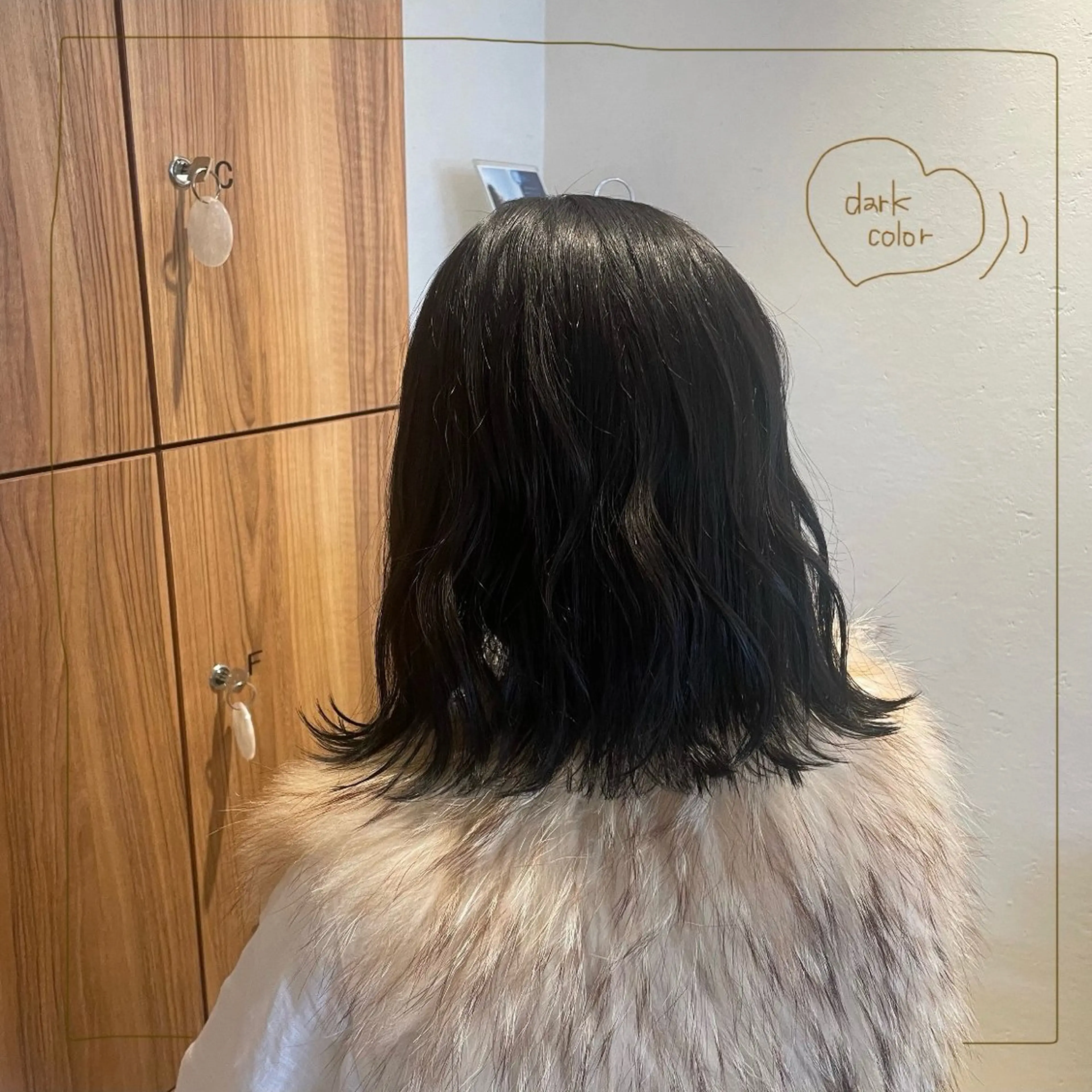 ミディアム ヘアカラー 小宮山 桃加のヘアスタイル