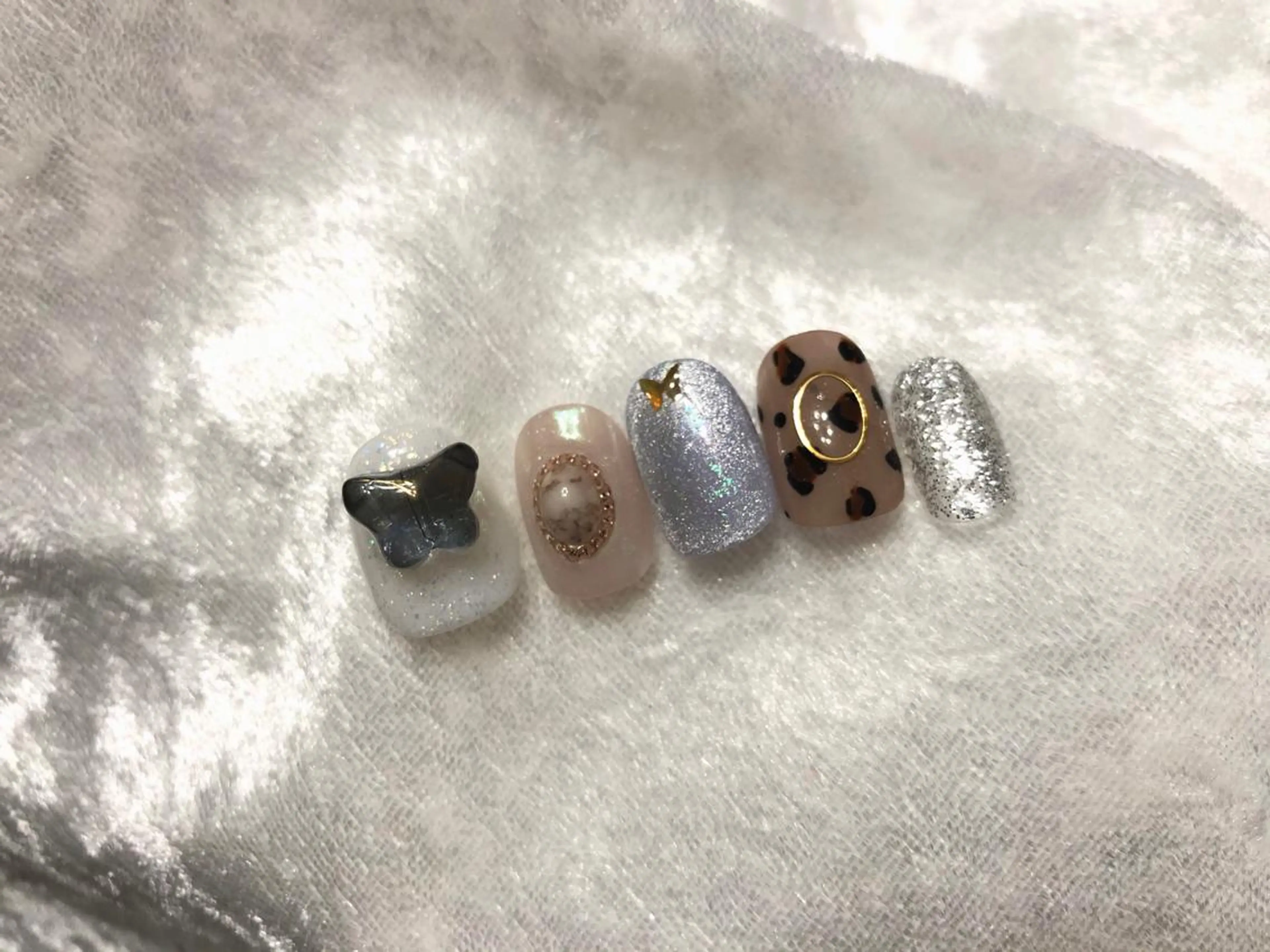 ネイル オーロラネイル マグネットネイル パラあり！フィルイン 美フォルムのネイルデザイン