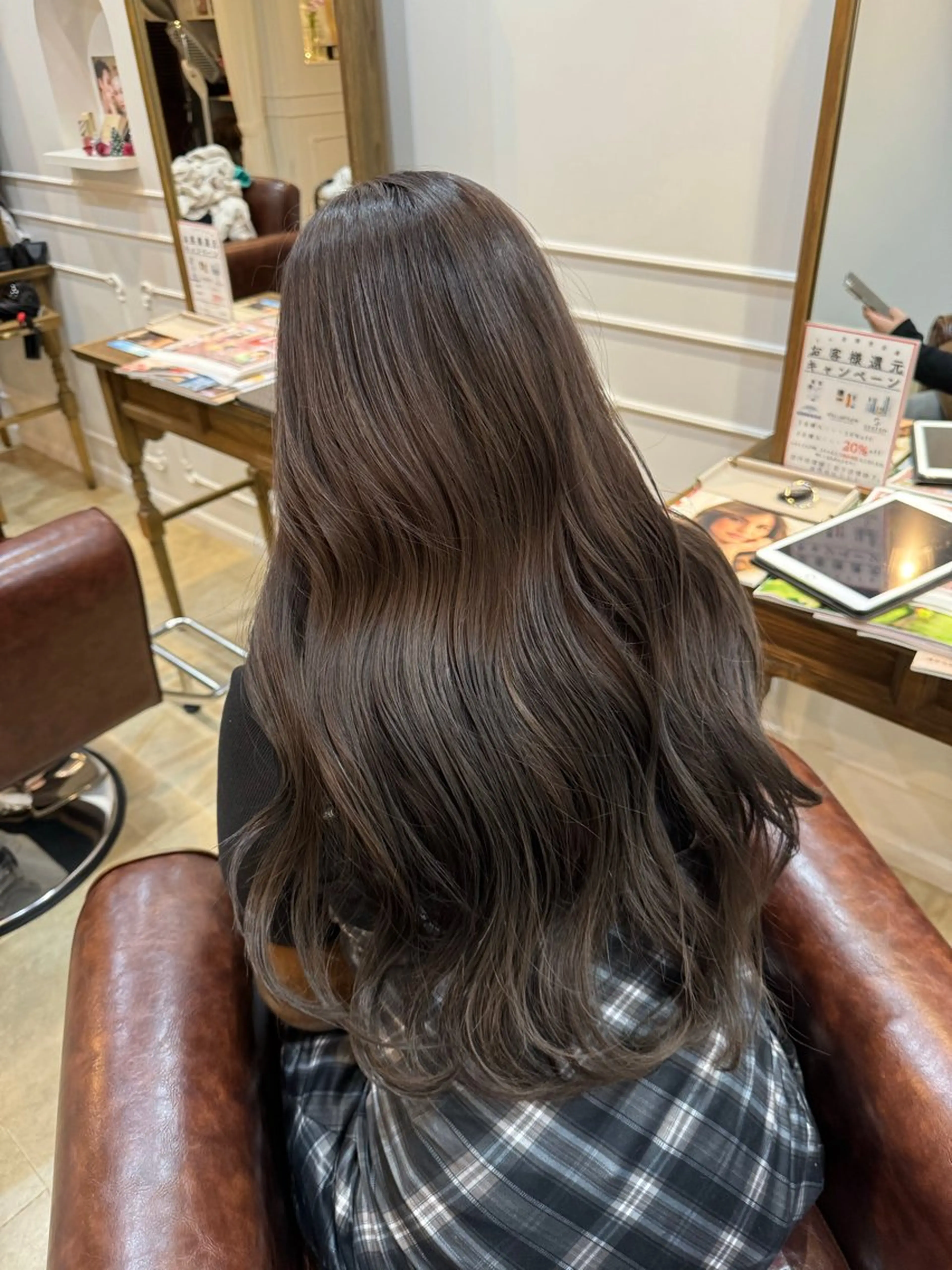 ロング カラー ブリーチ ヘアカラー トリートメント houda marinのヘアスタイル