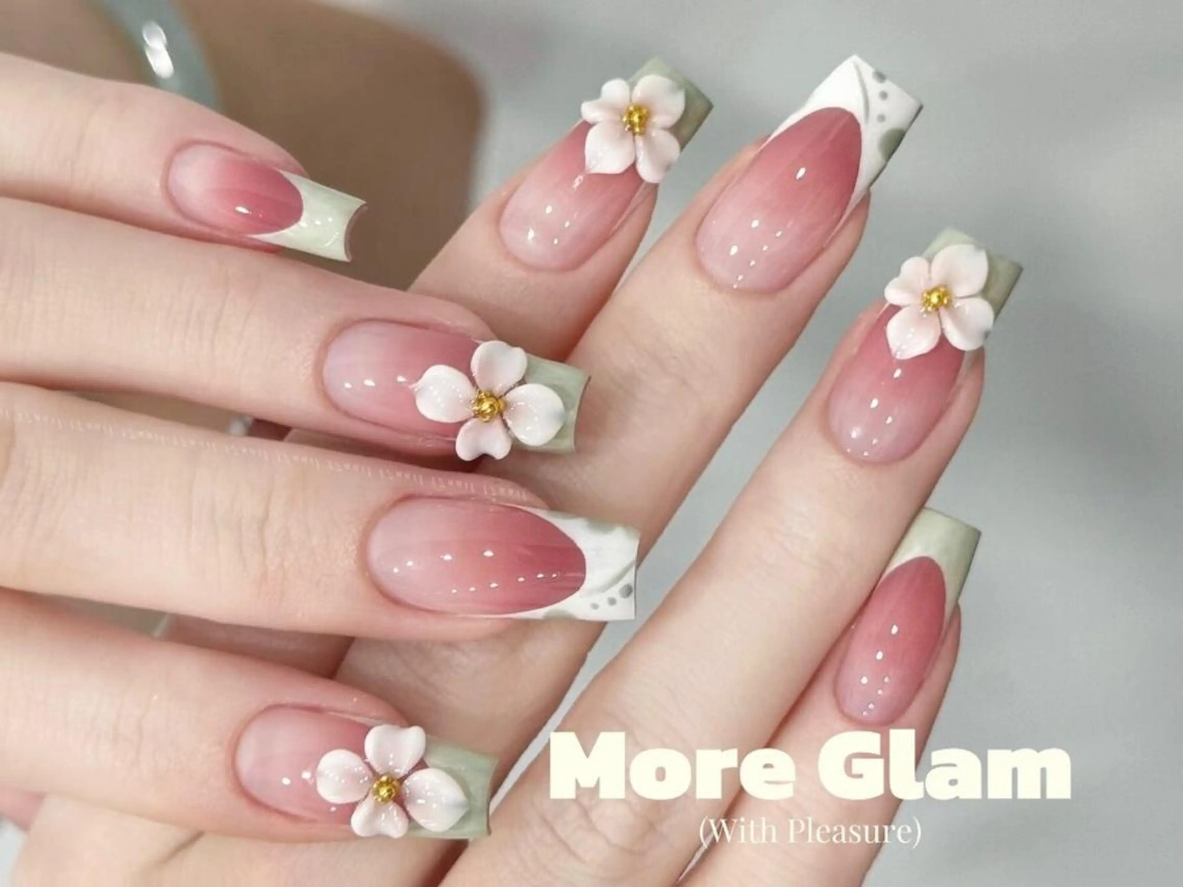 ネイル 長さ出し フットネイル フレンチネイル ジェルネイル ガラスフレンチ MoreGlam ネイルのネイルデザイン